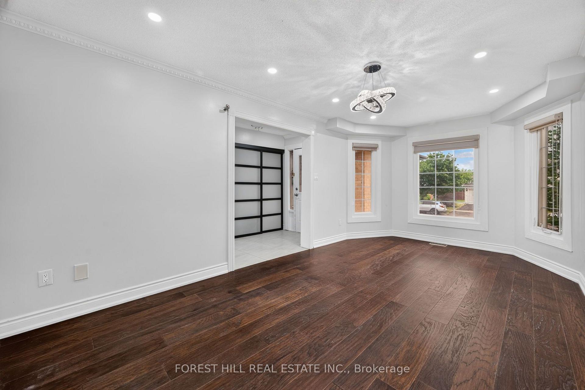 Photo 4 of 55 Castlehill Road, Brampton, Northwood Park — HOMEH