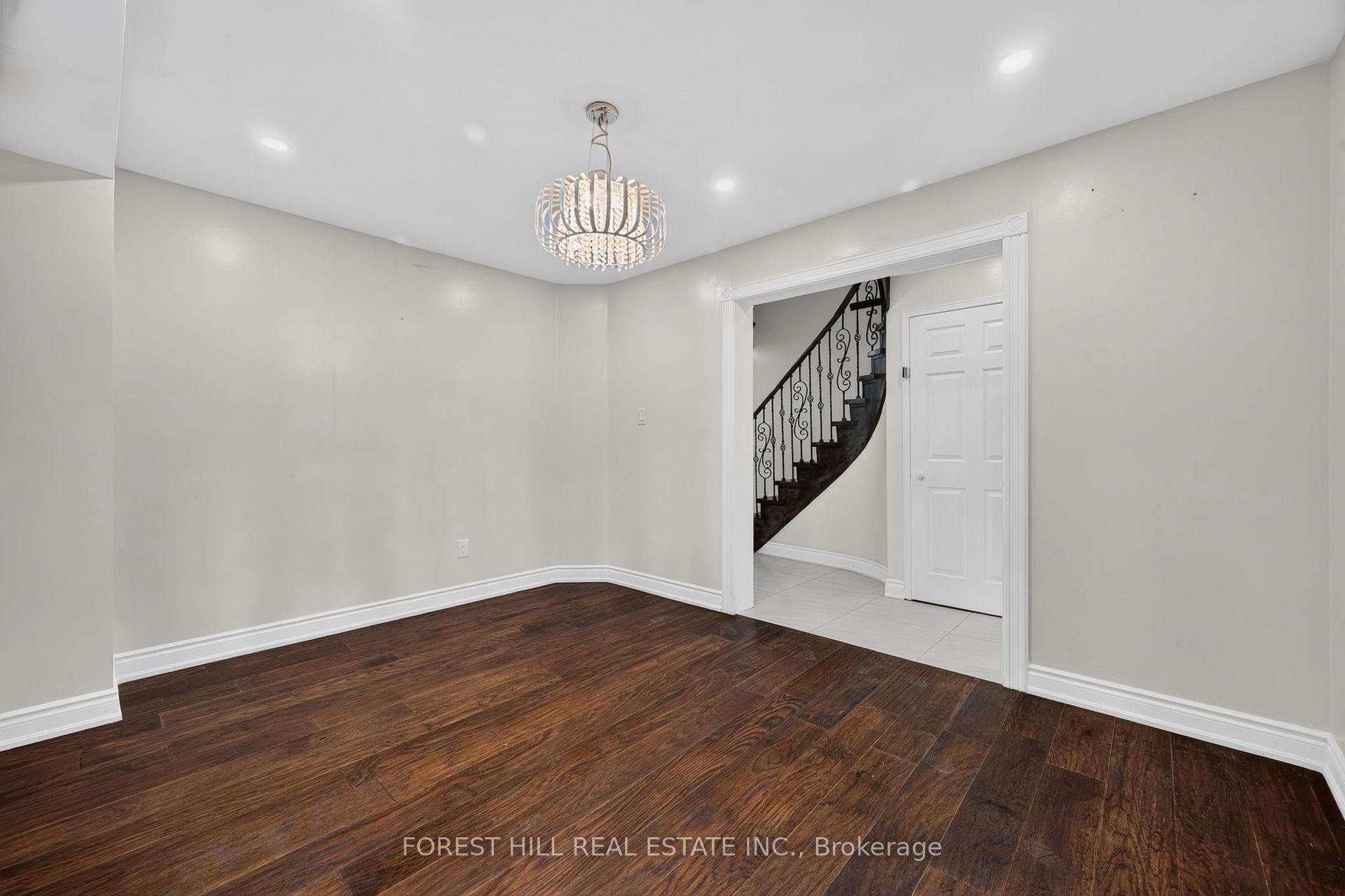 Photo 6 of 55 Castlehill Road, Brampton, Northwood Park — HOMEH