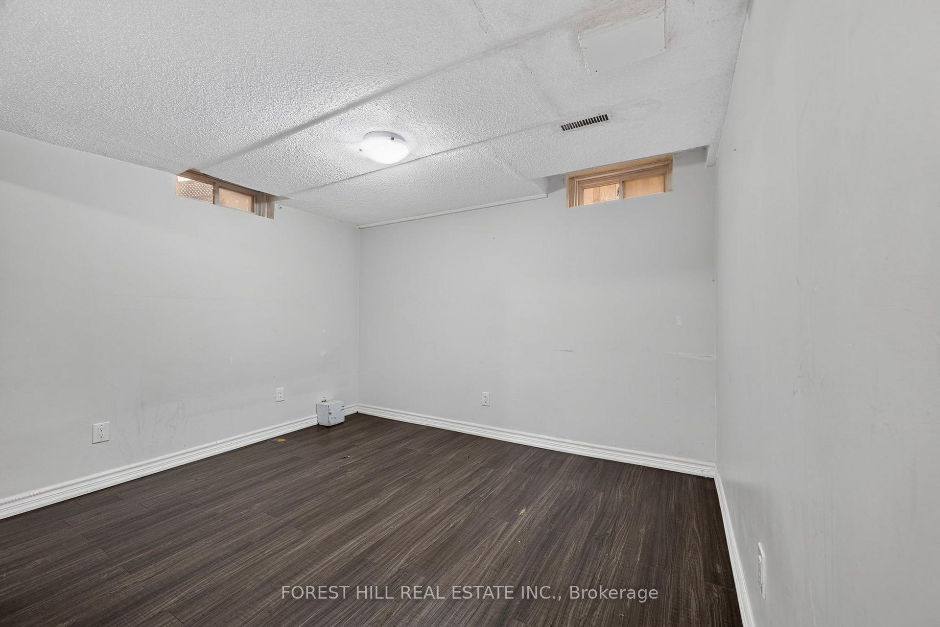 Photo 35 of 55 Castlehill Road, Brampton, Northwood Park — HOMEH