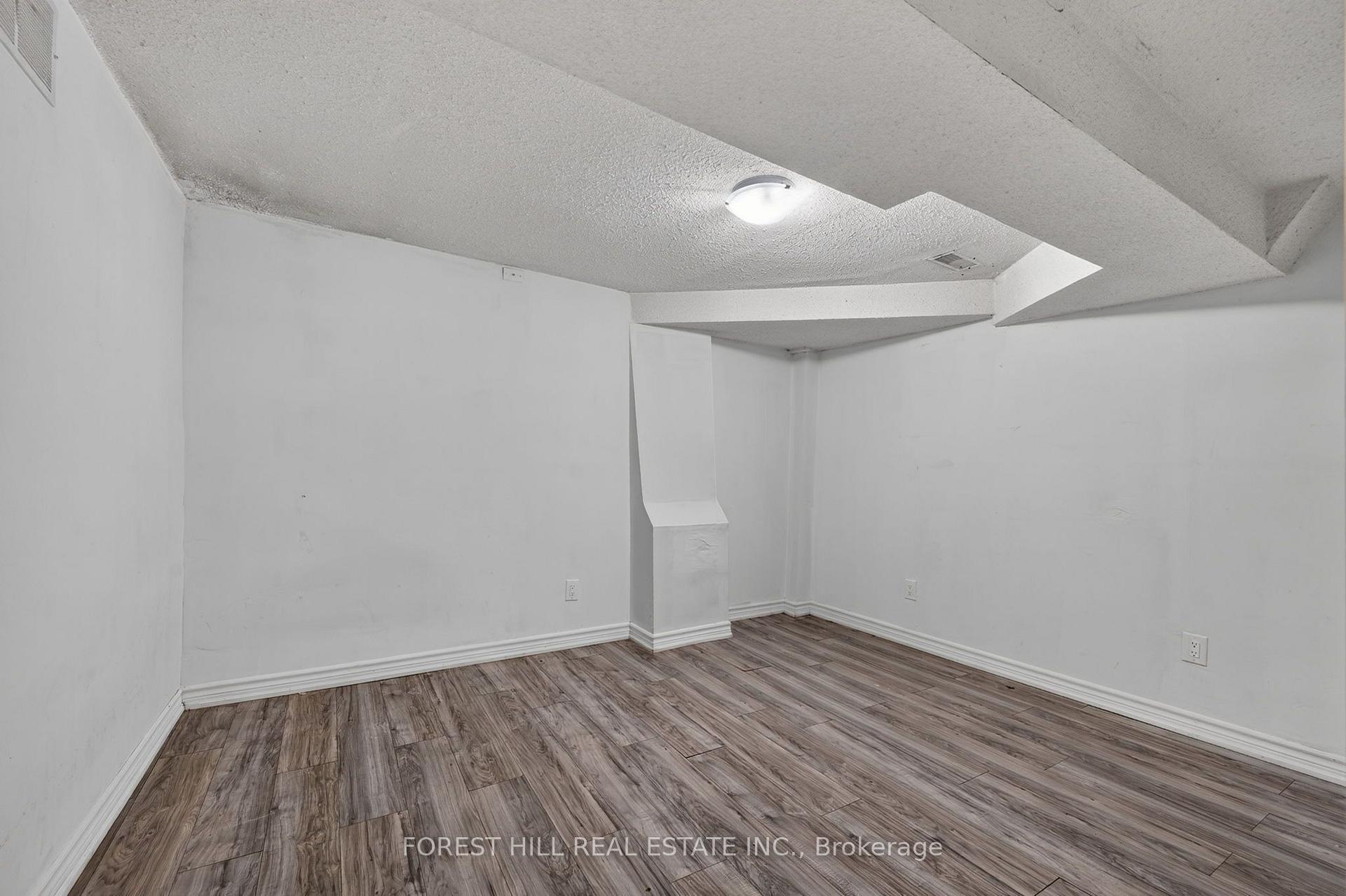 Photo 36 of 55 Castlehill Road, Brampton, Northwood Park — HOMEH