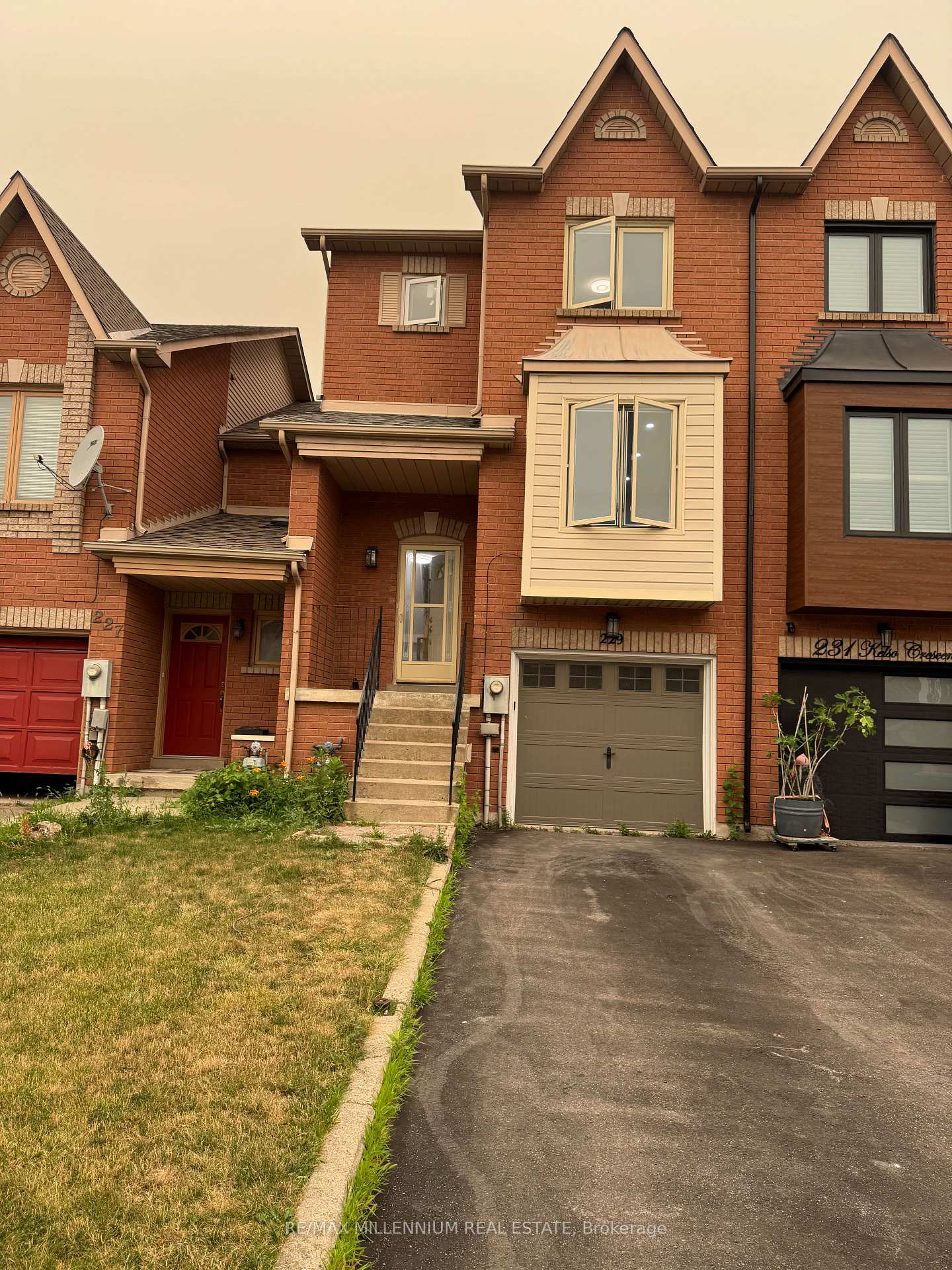 Photo 1 of 229 Kelso Crescent, Vaughan, Maple — HOMEH