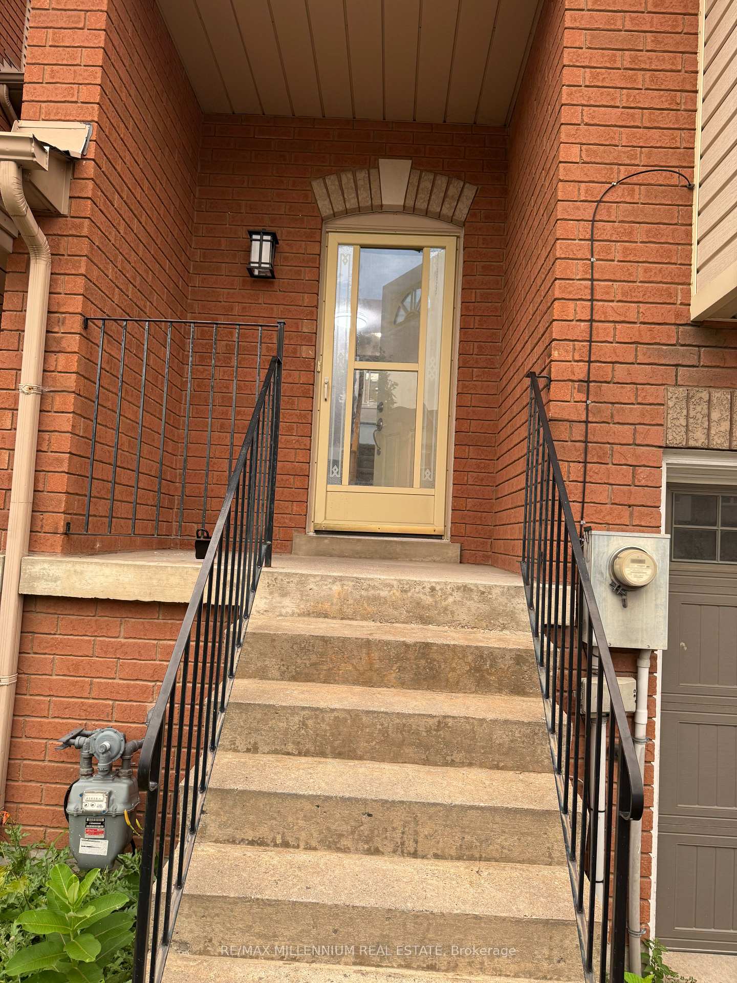 Photo 2 of 229 Kelso Crescent, Vaughan, Maple — HOMEH