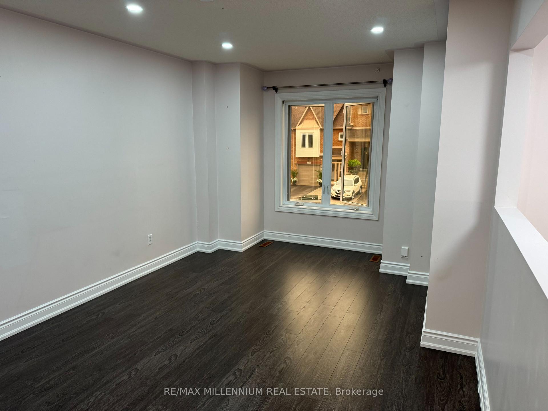 Photo 7 of 229 Kelso Crescent, Vaughan, Maple — HOMEH