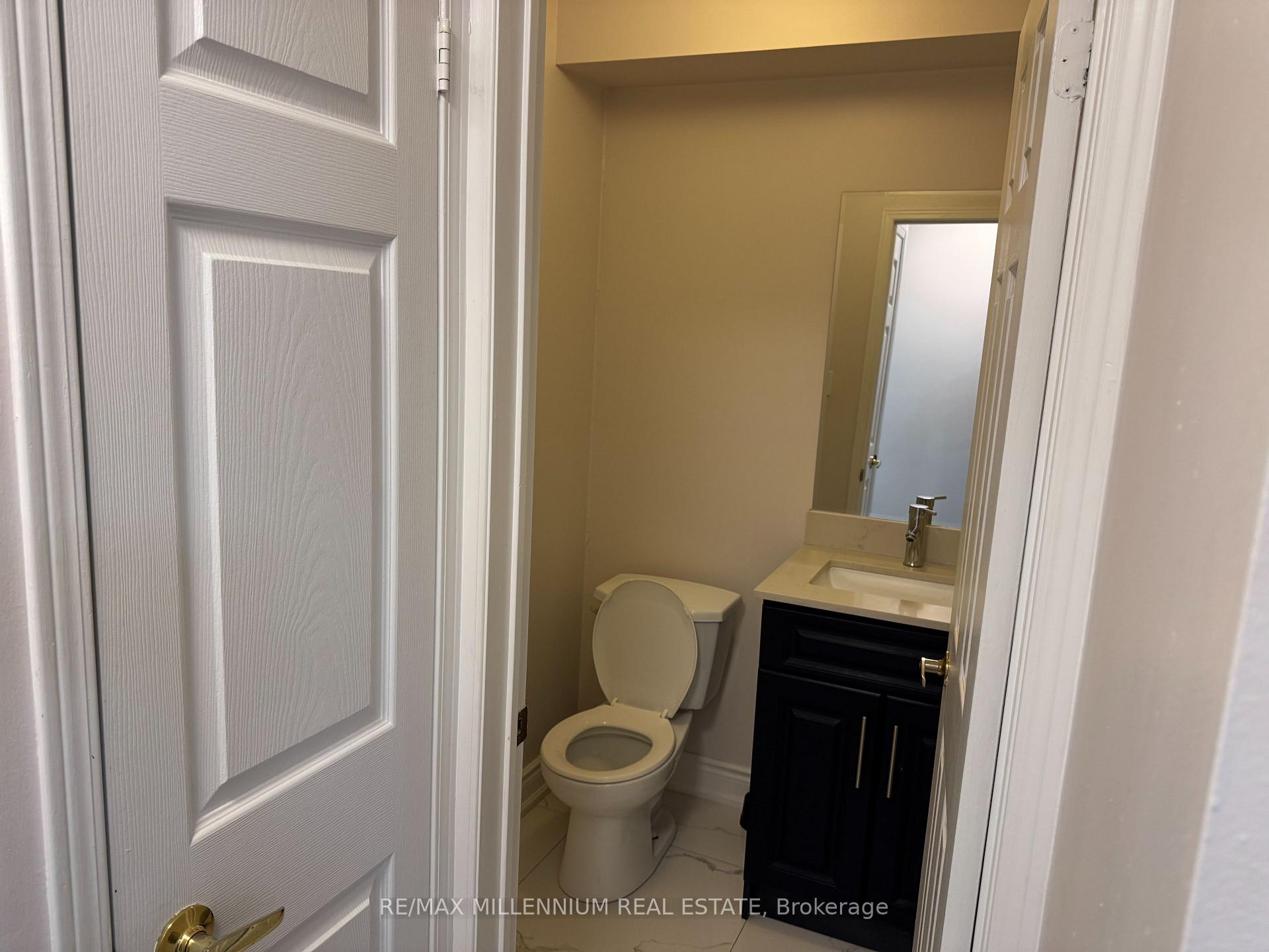 Photo 9 of 229 Kelso Crescent, Vaughan, Maple — HOMEH