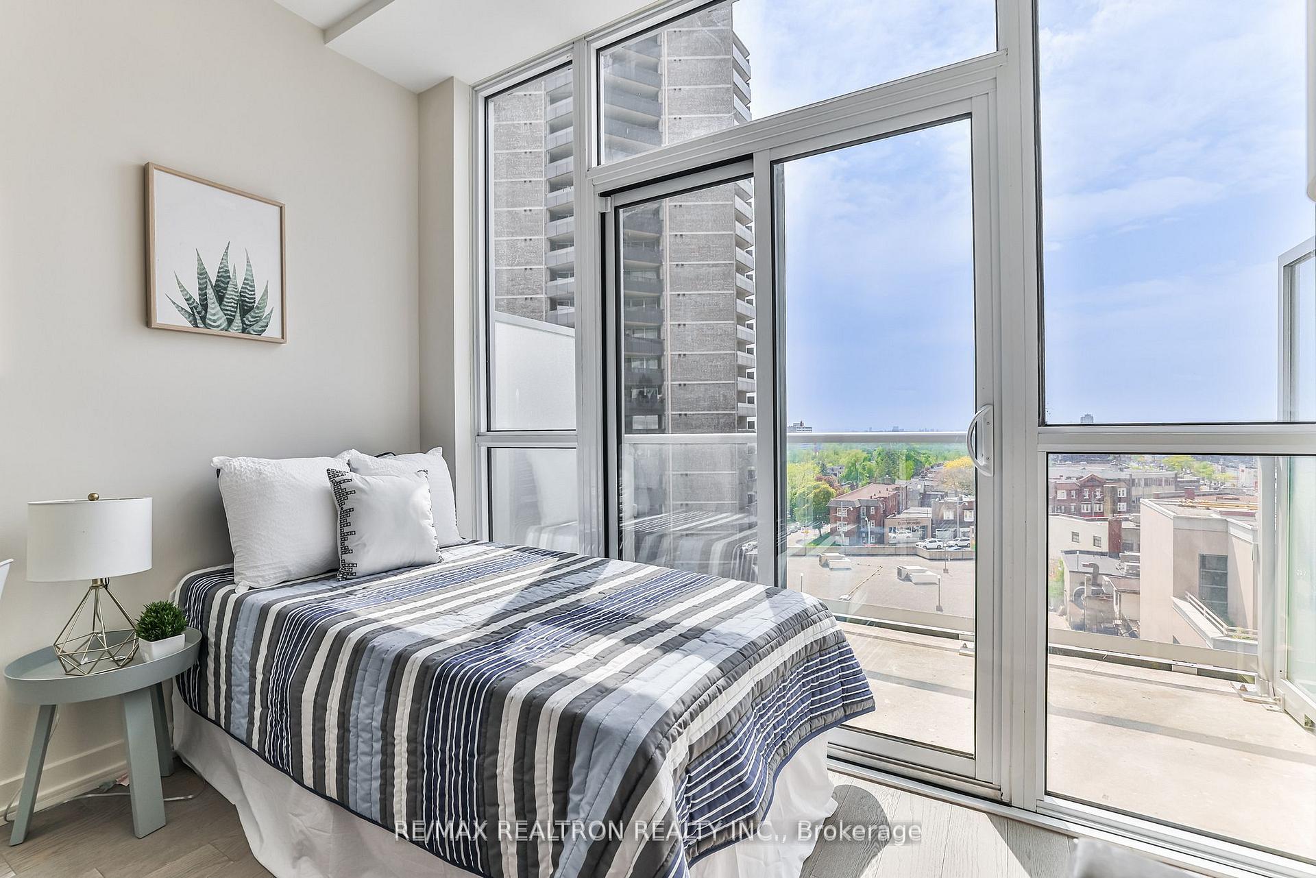 Photo 3 of Unit 618, 501 St Clair Avenue W, Toronto, Casa Loma — HOMEH