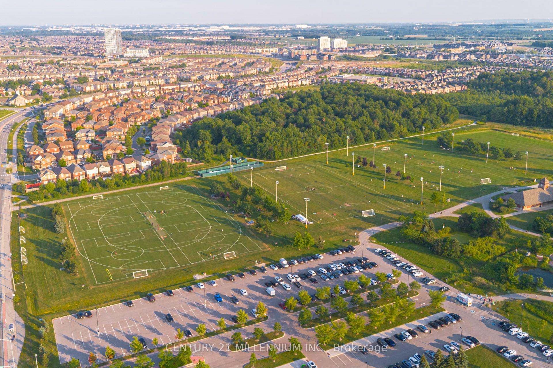 Photo 6 of 36 Platform Crescent, Brampton, Northwest Brampton — HOMEH