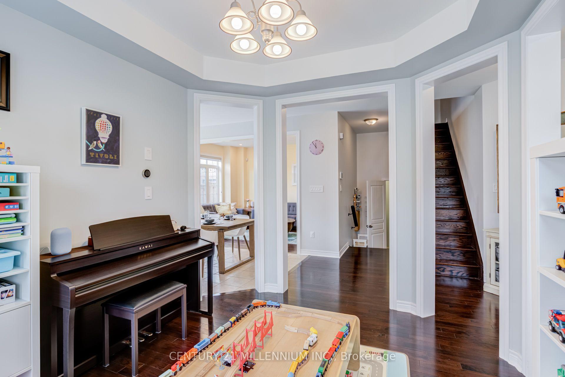 Photo 13 of 36 Platform Crescent, Brampton, Northwest Brampton — HOMEH