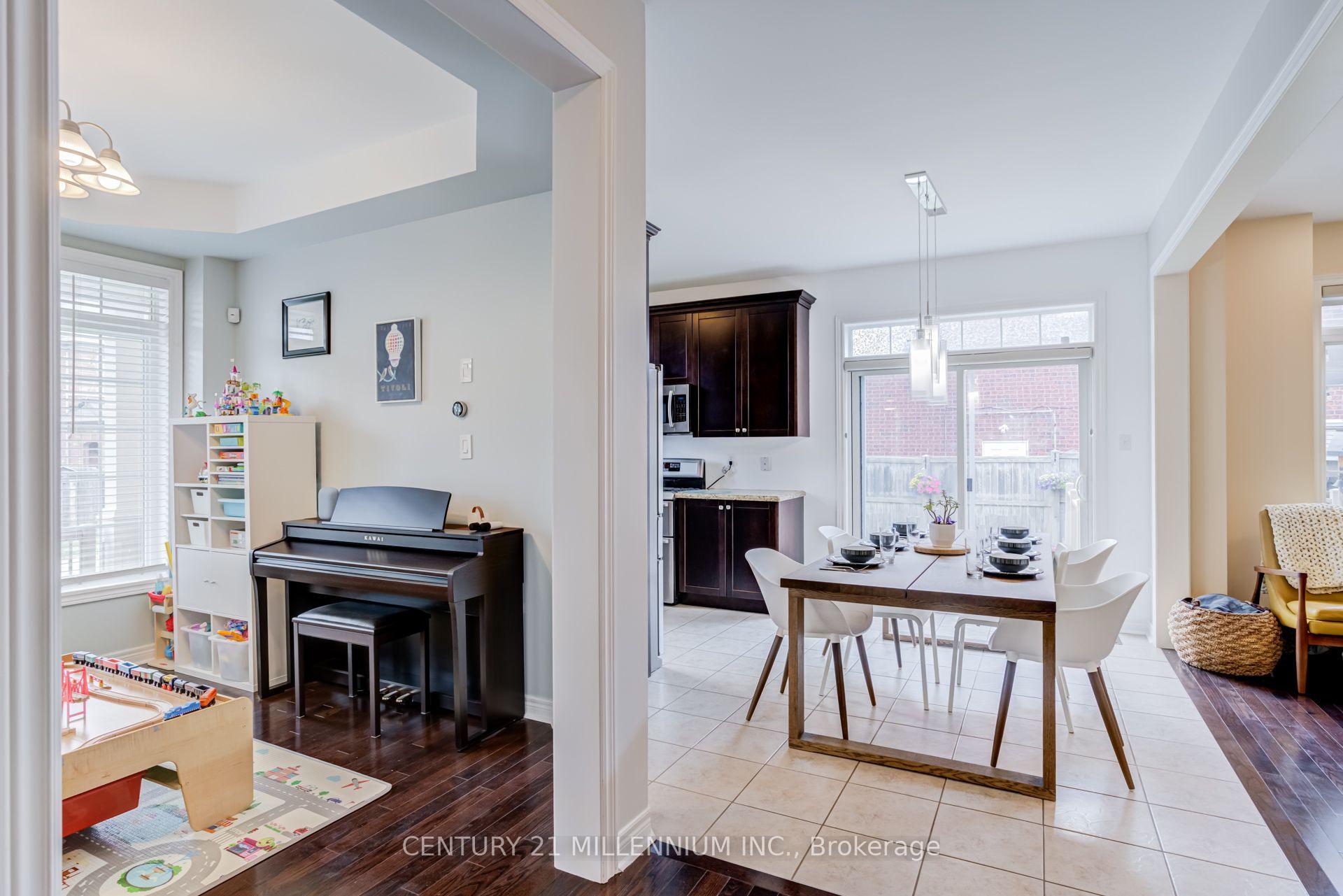 Photo 16 of 36 Platform Crescent, Brampton, Northwest Brampton — HOMEH