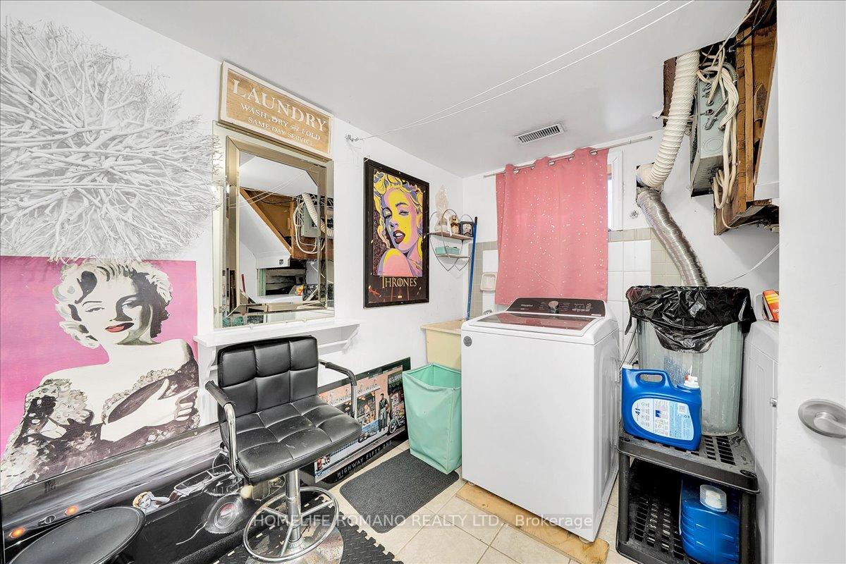 Photo 20 of 5 Cuffley Crescent S, North York, Downsview-Roding-CFB — HOMEH