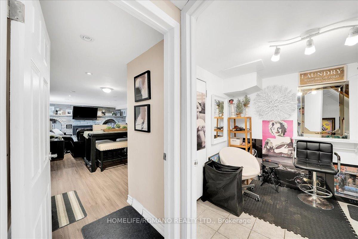 Photo 21 of 5 Cuffley Crescent S, North York, Downsview-Roding-CFB — HOMEH