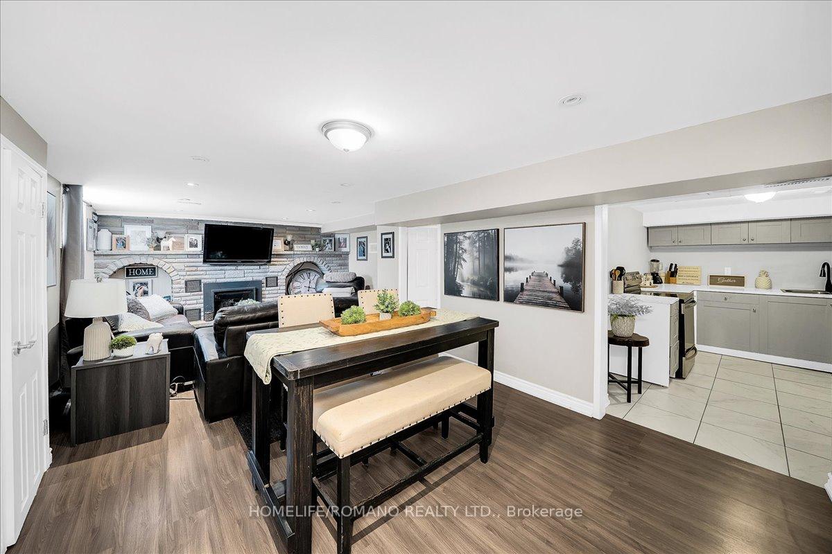 Photo 22 of 5 Cuffley Crescent S, North York, Downsview-Roding-CFB — HOMEH