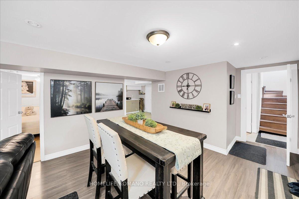 Photo 23 of 5 Cuffley Crescent S, North York, Downsview-Roding-CFB — HOMEH