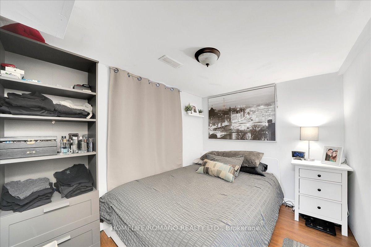 Photo 31 of 5 Cuffley Crescent S, North York, Downsview-Roding-CFB — HOMEH