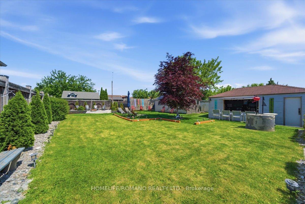 Photo 38 of 5 Cuffley Crescent S, North York, Downsview-Roding-CFB — HOMEH