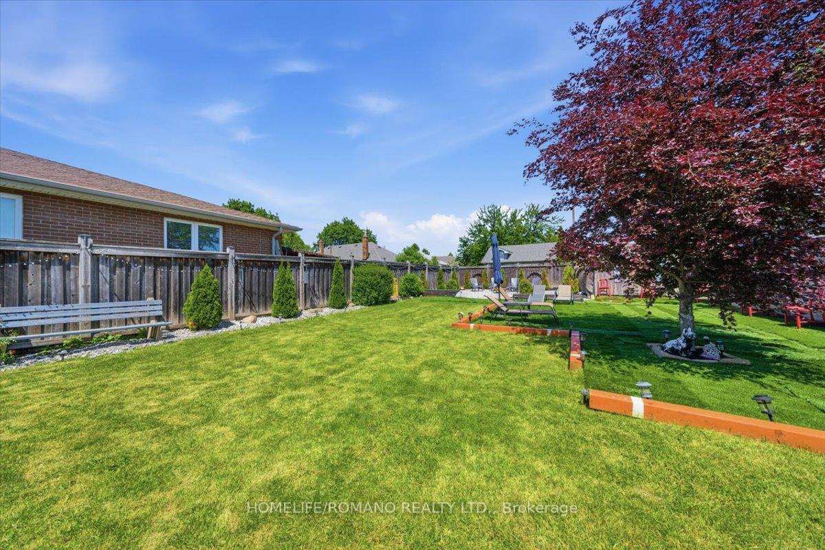 Photo 39 of 5 Cuffley Crescent S, North York, Downsview-Roding-CFB — HOMEH