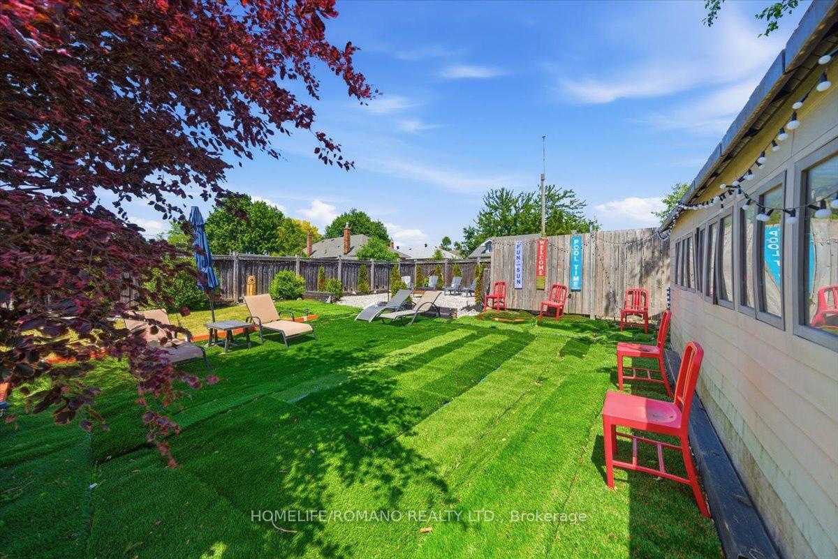 Photo 42 of 5 Cuffley Crescent S, North York, Downsview-Roding-CFB — HOMEH