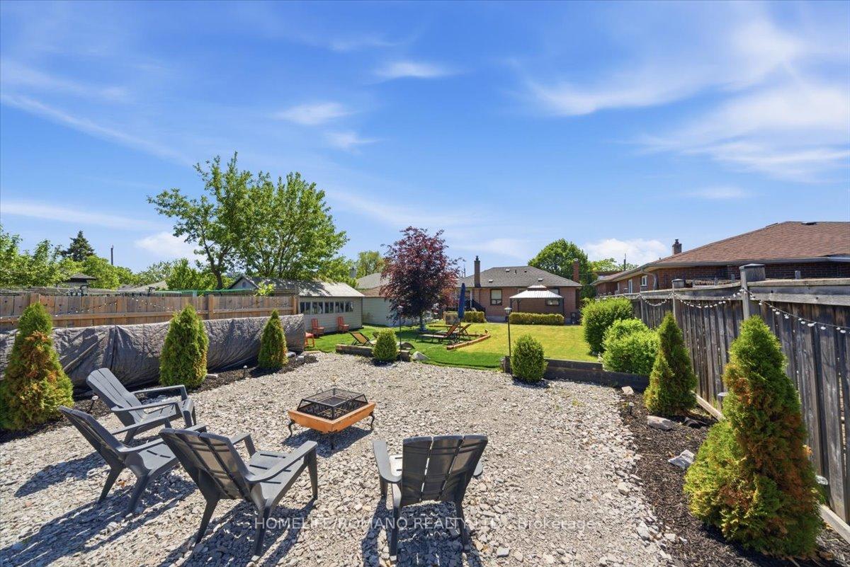 Photo 46 of 5 Cuffley Crescent S, North York, Downsview-Roding-CFB — HOMEH