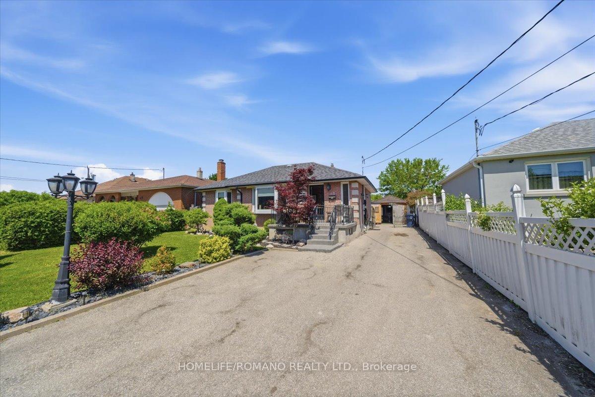 Photo 50 of 5 Cuffley Crescent S, North York, Downsview-Roding-CFB — HOMEH