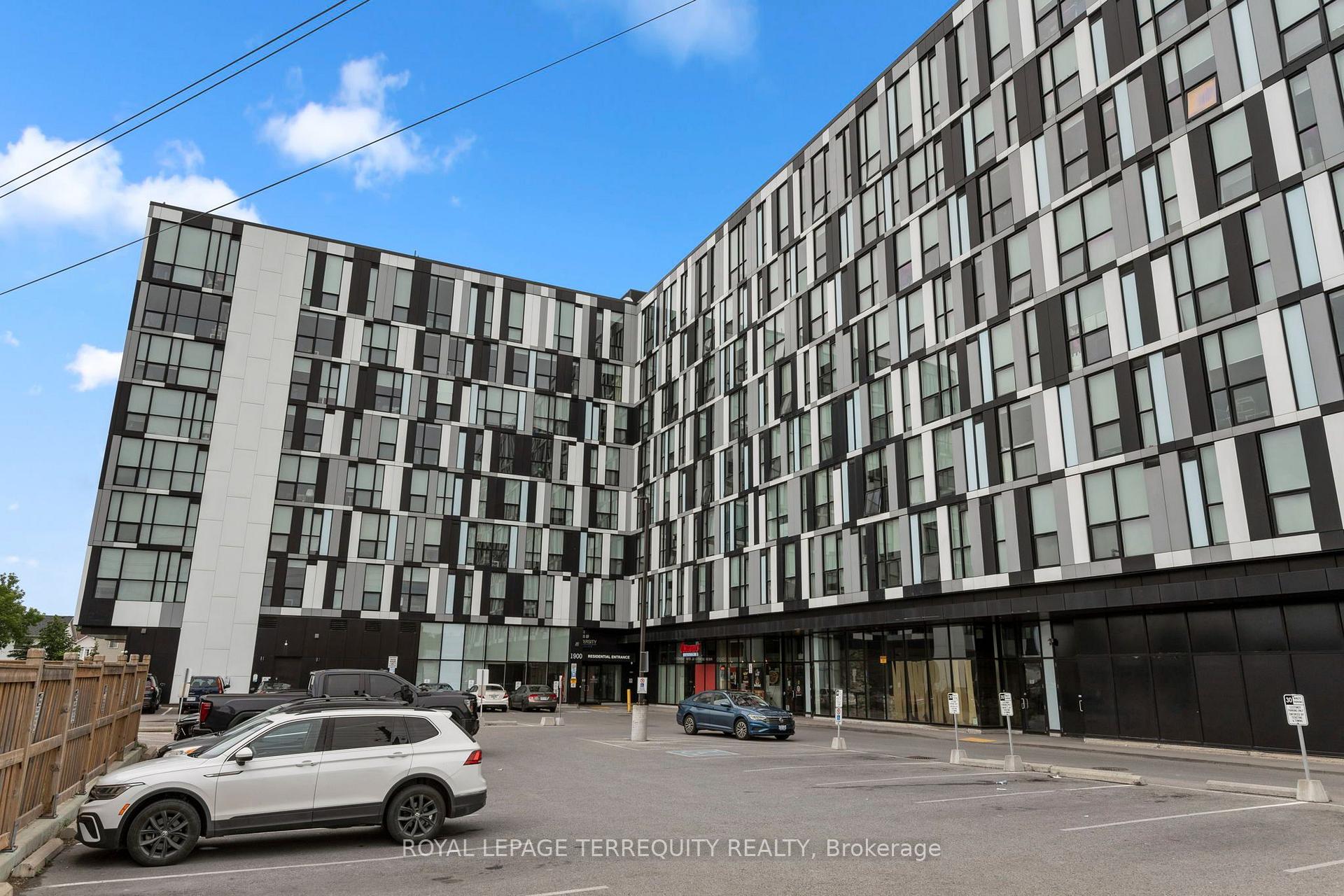 Front of Unit 703, 1900 Simcoe Street N