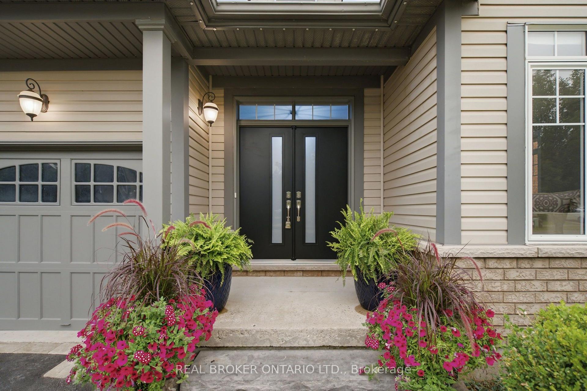 Photo 3 of 126 Second Avenue, Uxbridge — HOMEH
