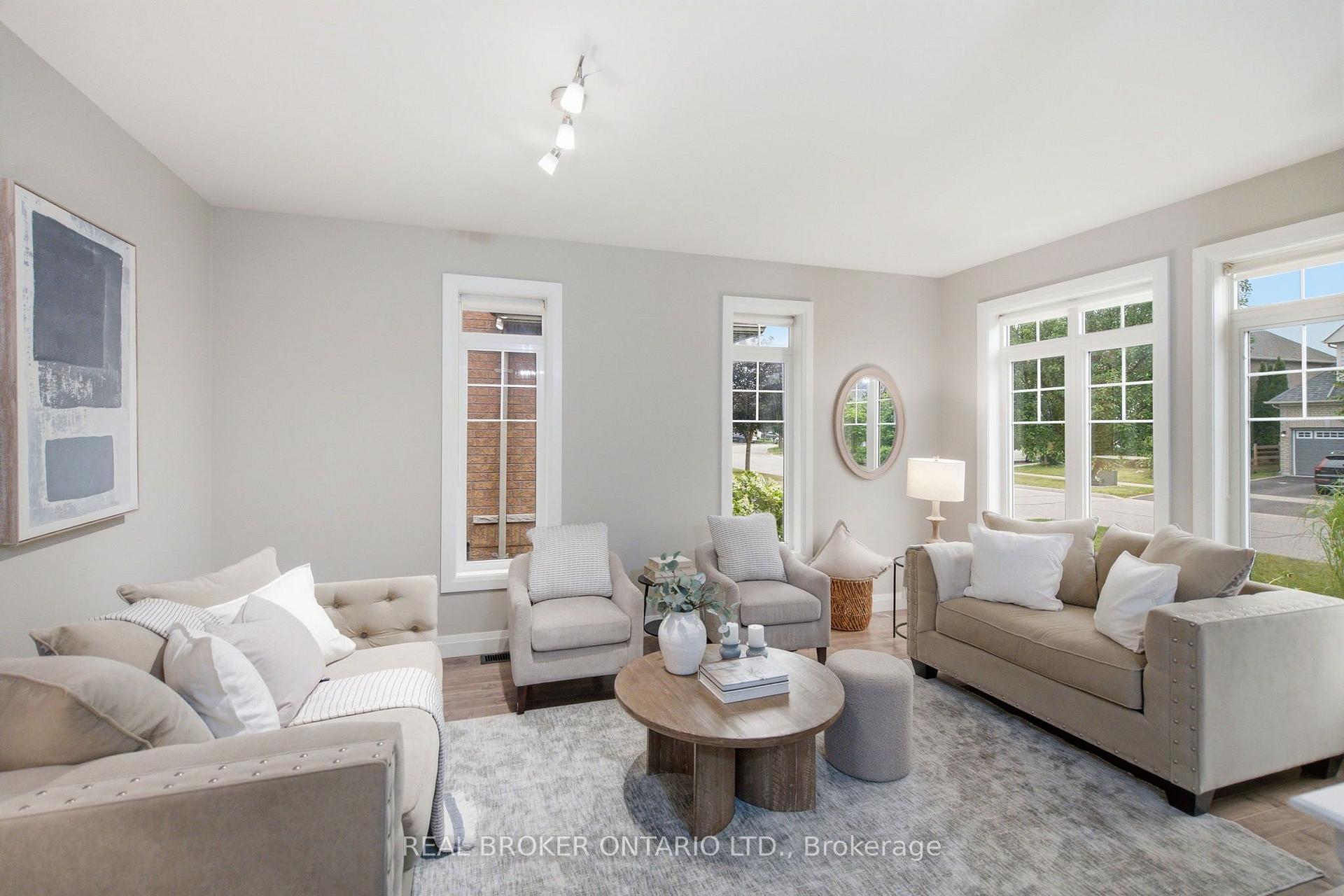 Photo 6 of 126 Second Avenue, Uxbridge — HOMEH