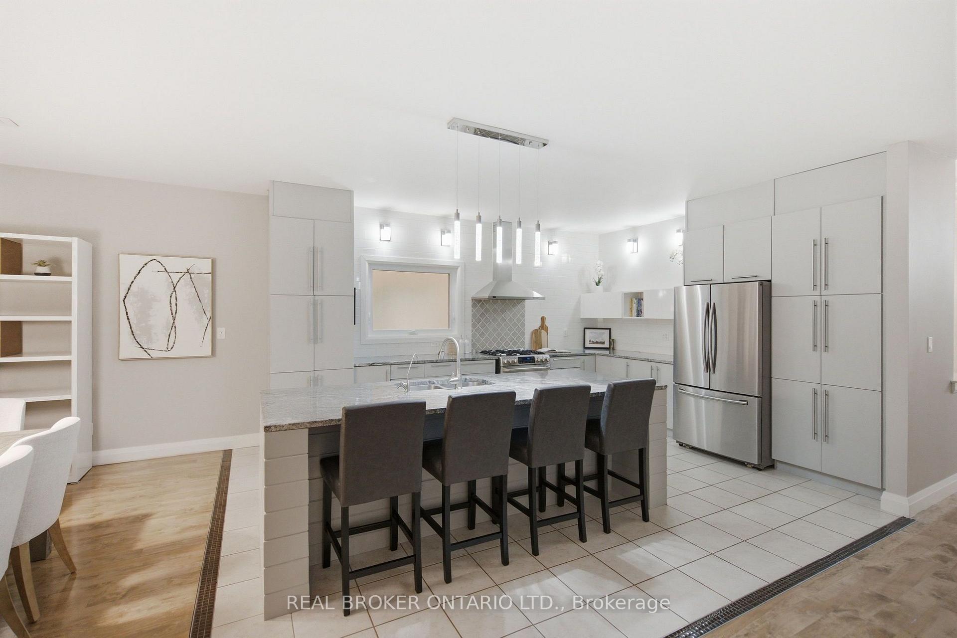 Photo 10 of 126 Second Avenue, Uxbridge — HOMEH