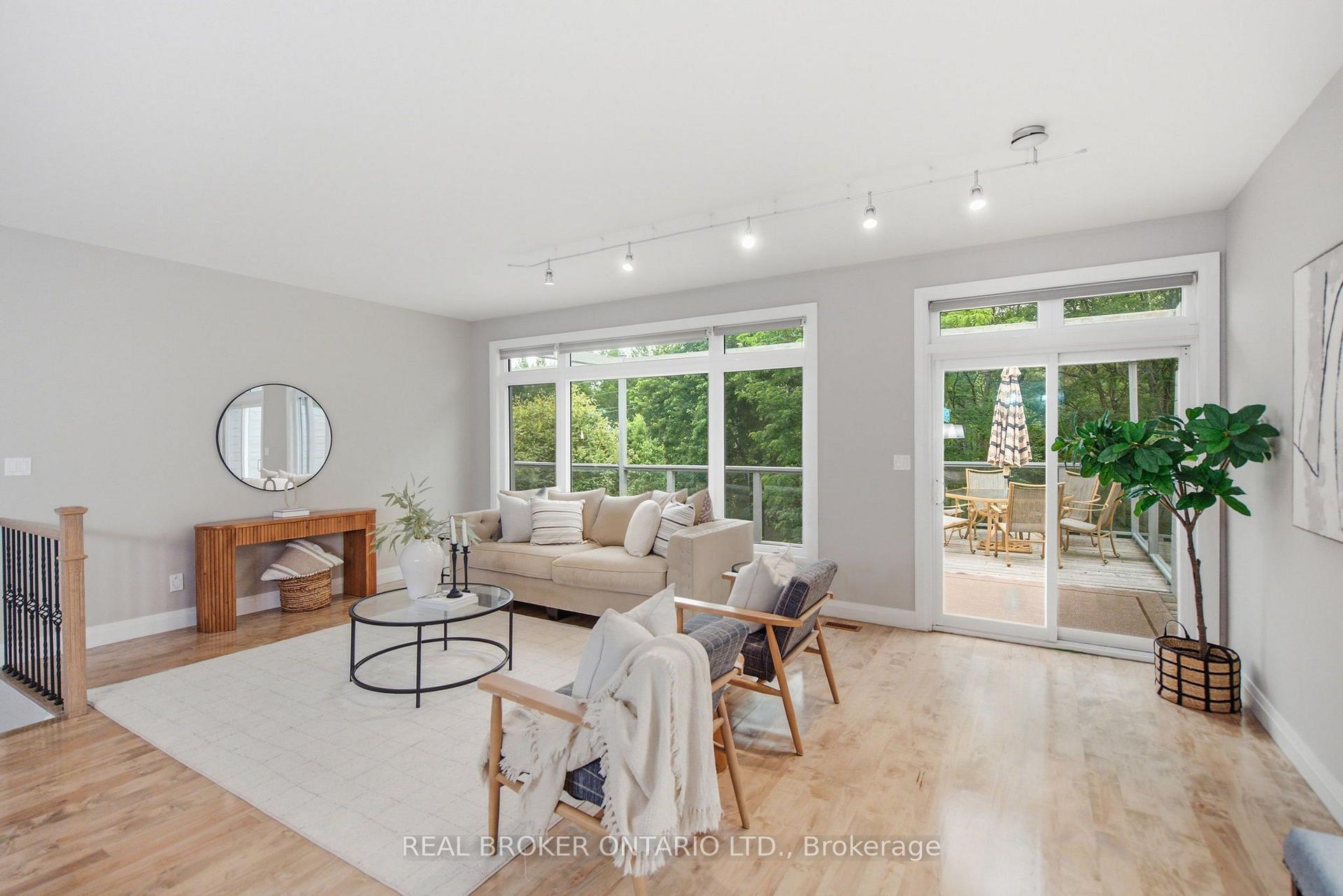 Photo 14 of 126 Second Avenue, Uxbridge — HOMEH