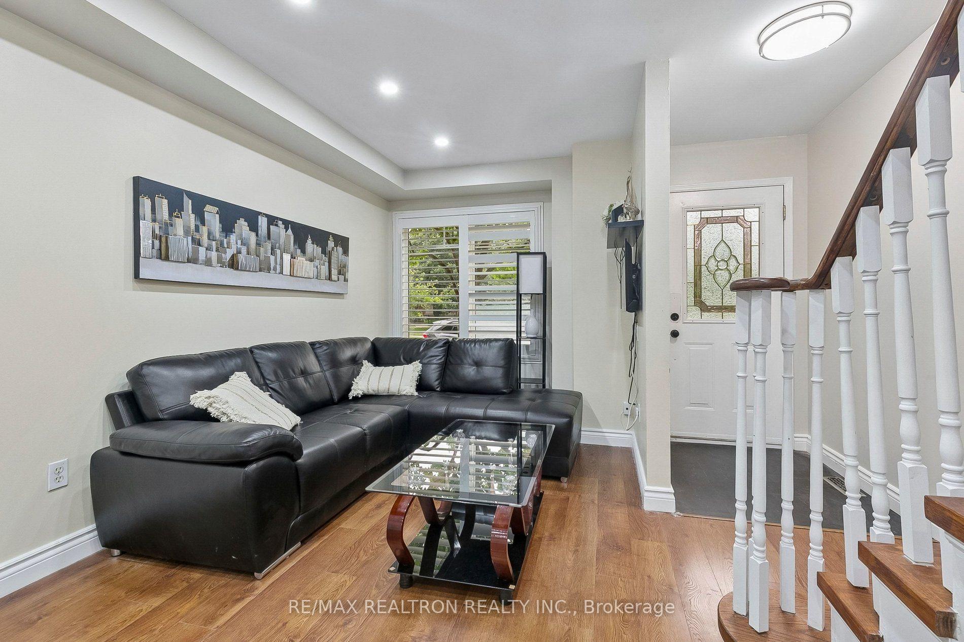 Photo 2 of 25 Hedge End Road, Scarborough, Rouge — HOMEH