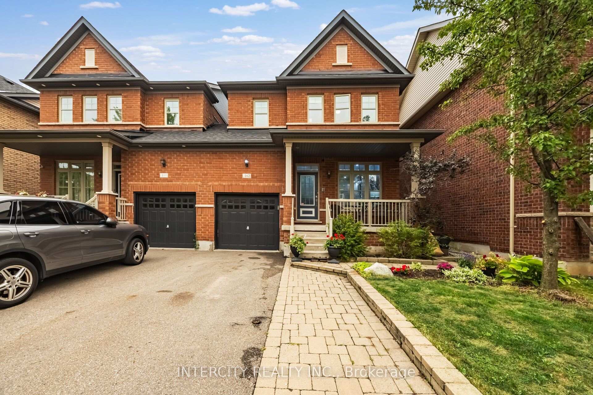 Photo 2 of 162 Holmes Crescent, Milton, Scott — HOMEH