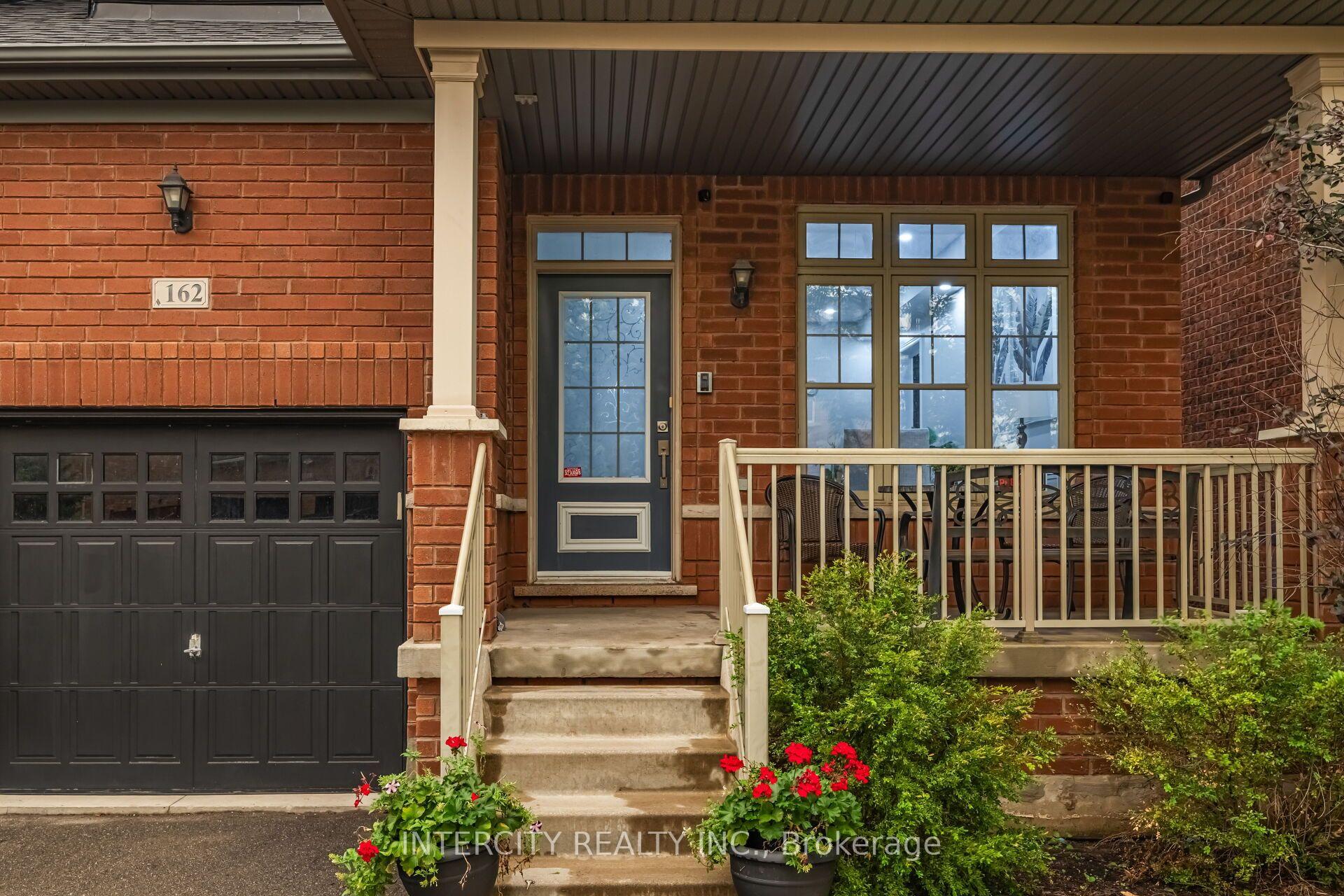 Photo 3 of 162 Holmes Crescent, Milton, Scott — HOMEH