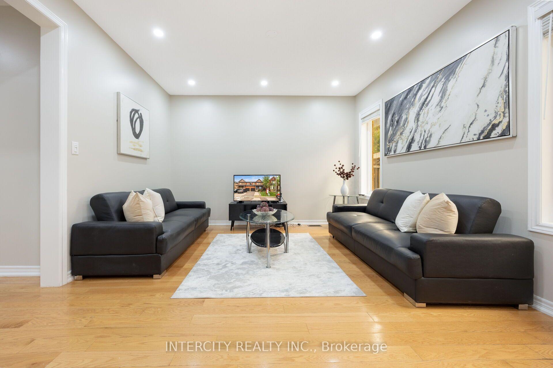 Photo 15 of 162 Holmes Crescent, Milton, Scott — HOMEH