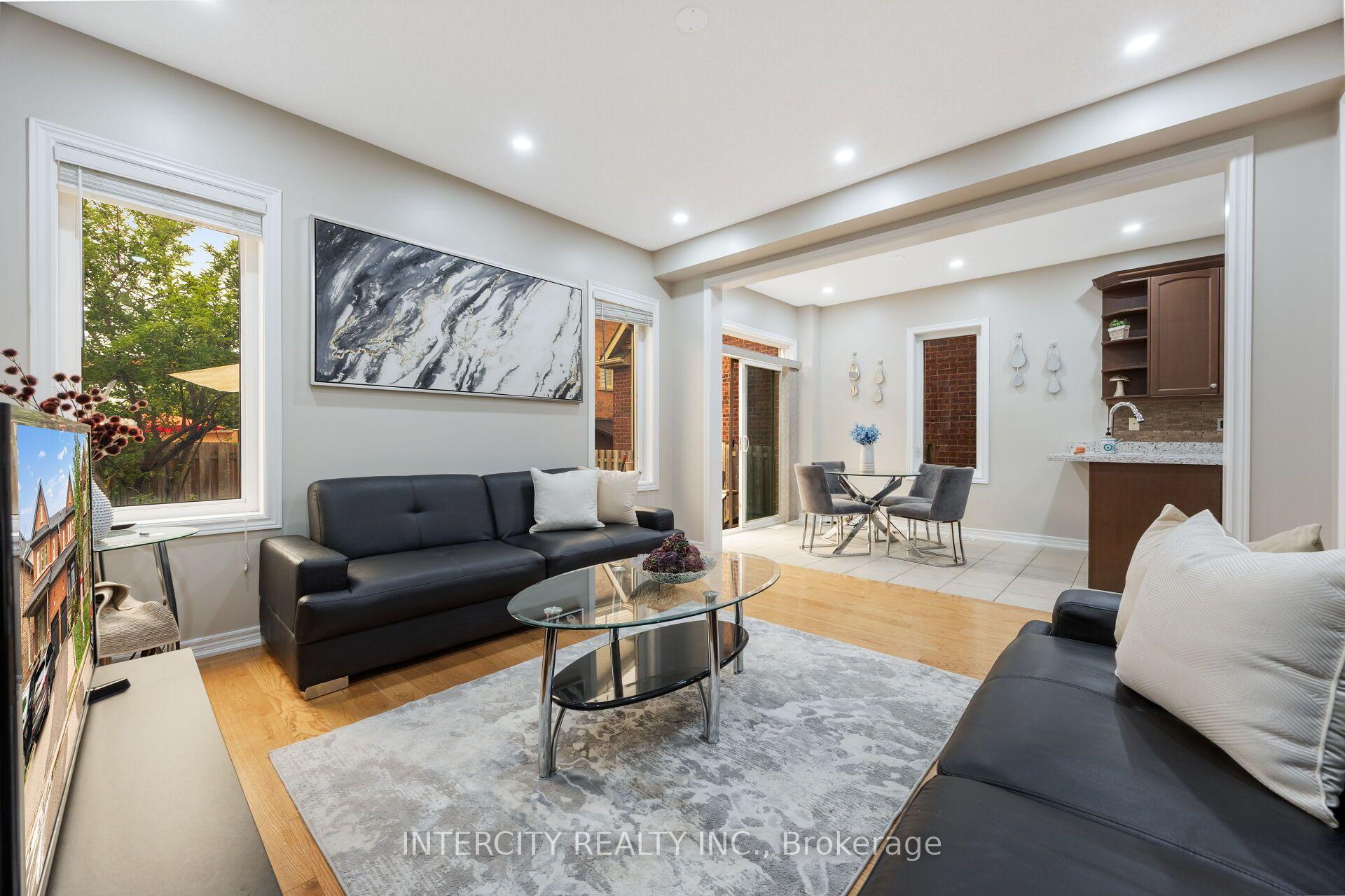 Photo 17 of 162 Holmes Crescent, Milton, Scott — HOMEH
