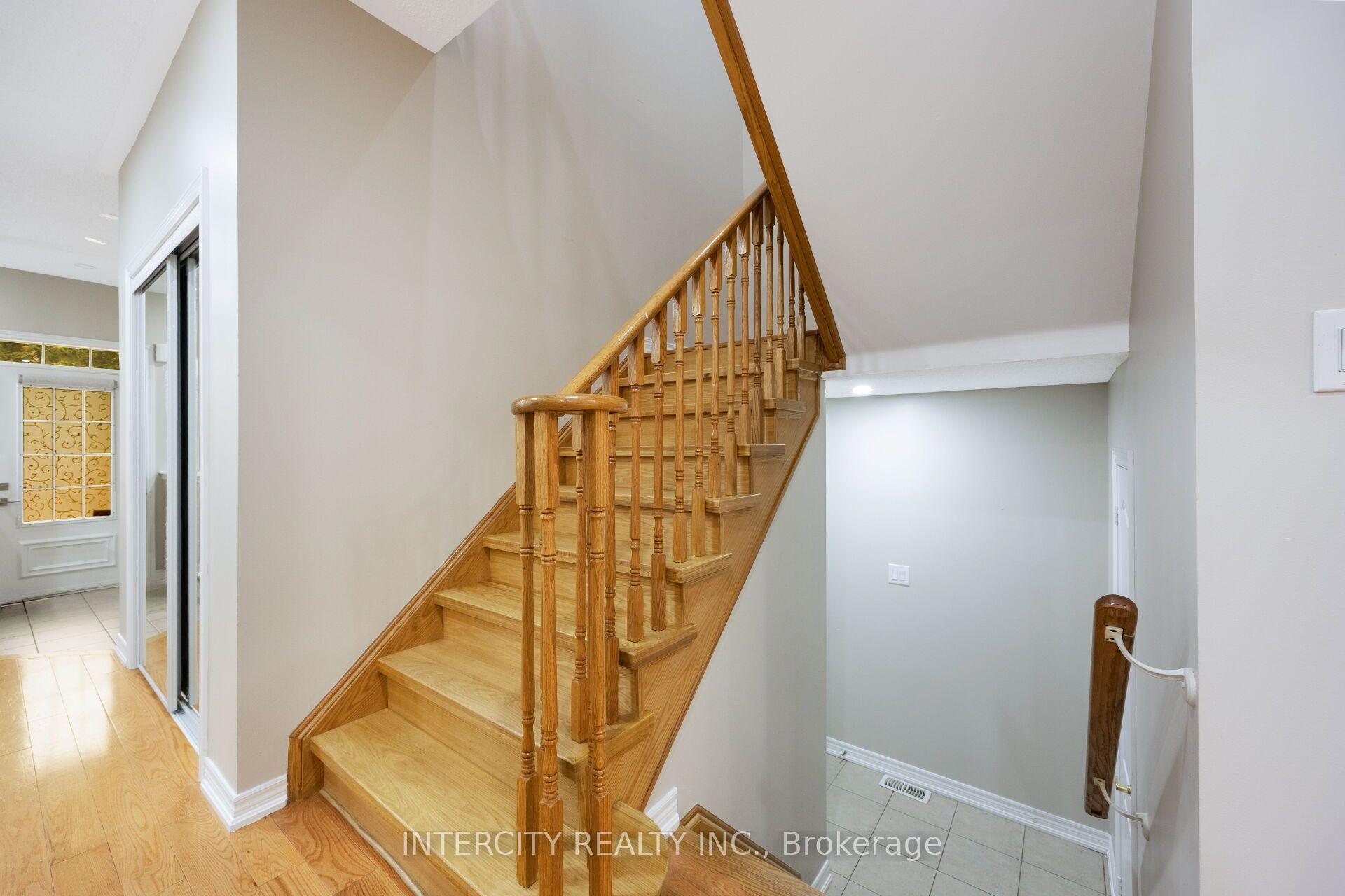 Photo 24 of 162 Holmes Crescent, Milton, Scott — HOMEH