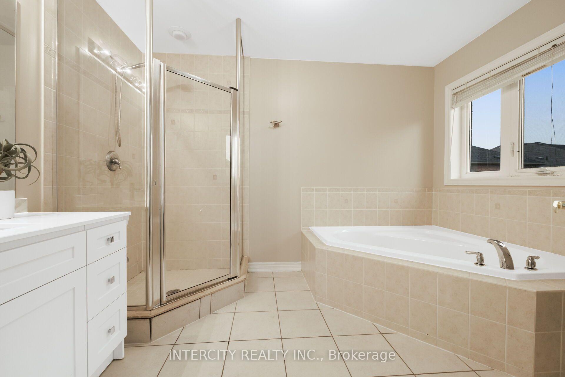Photo 30 of 162 Holmes Crescent, Milton, Scott — HOMEH