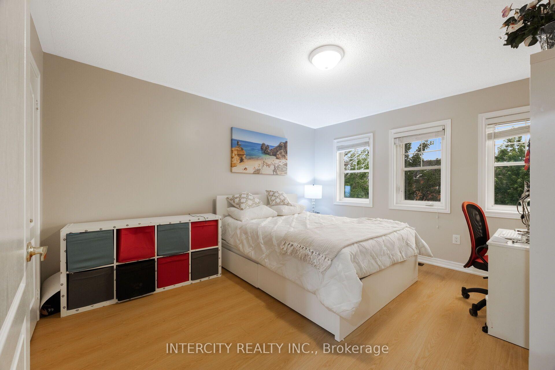 Photo 32 of 162 Holmes Crescent, Milton, Scott — HOMEH