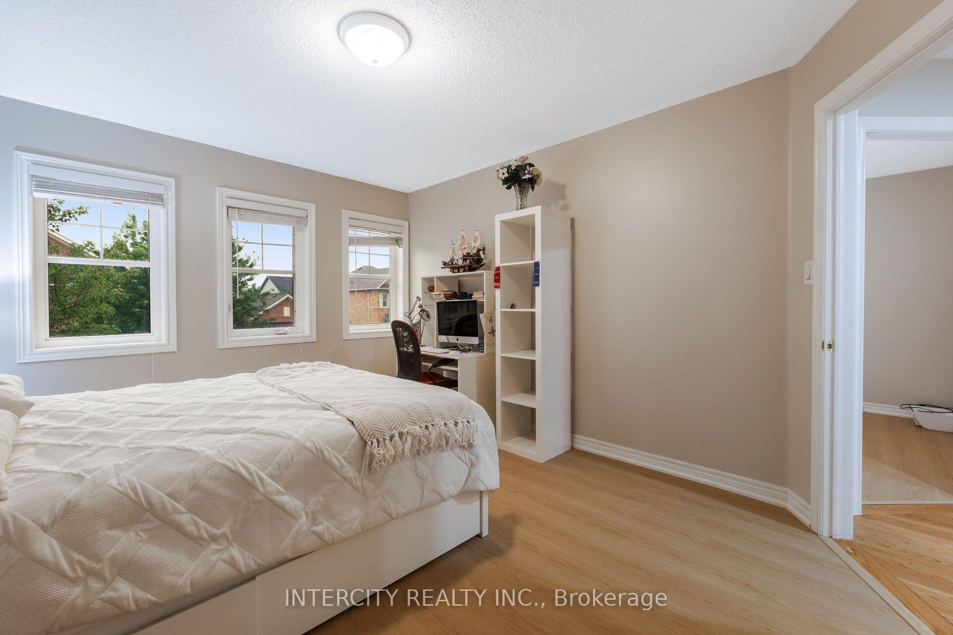 Photo 33 of 162 Holmes Crescent, Milton, Scott — HOMEH