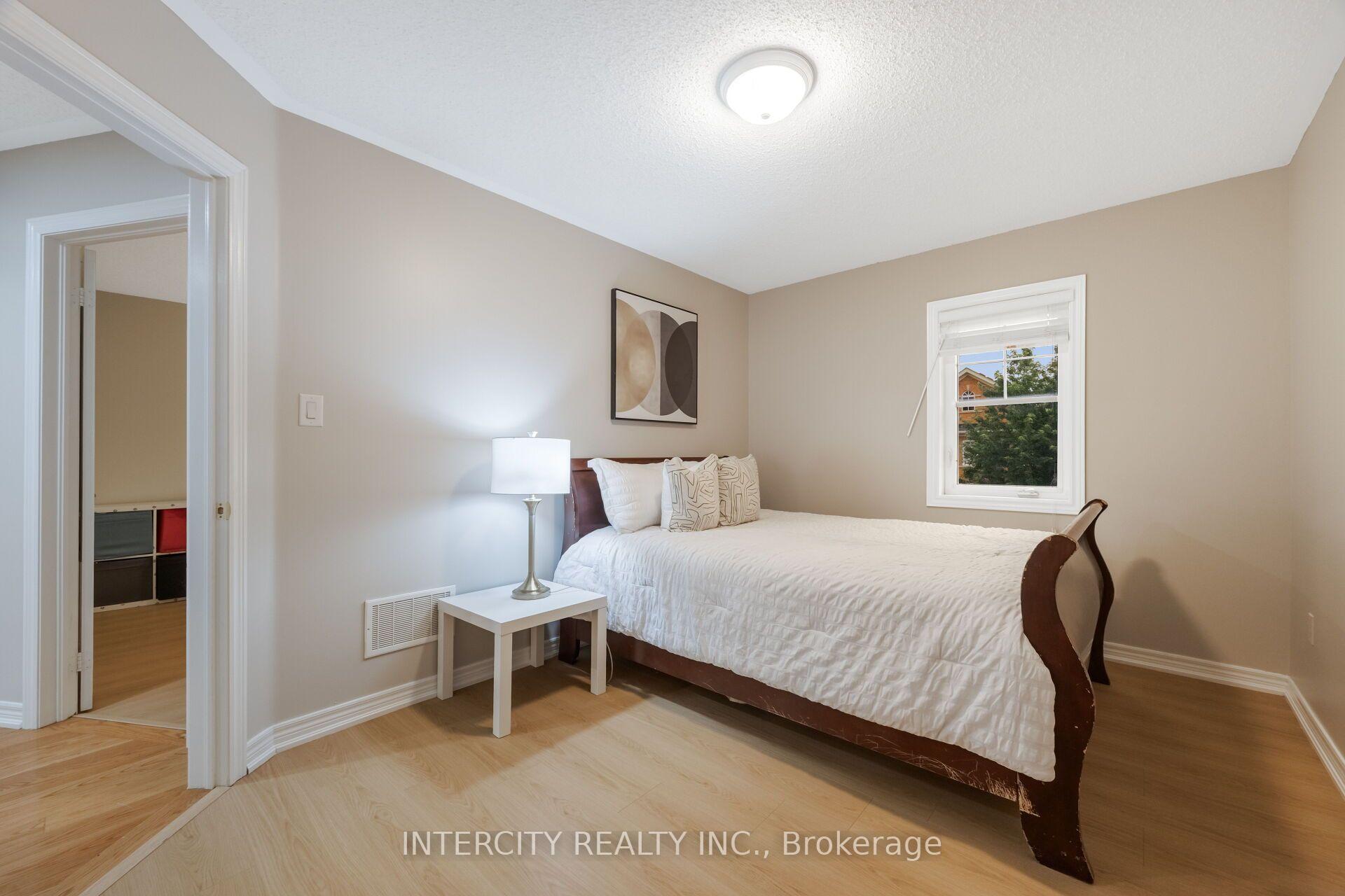Photo 35 of 162 Holmes Crescent, Milton, Scott — HOMEH