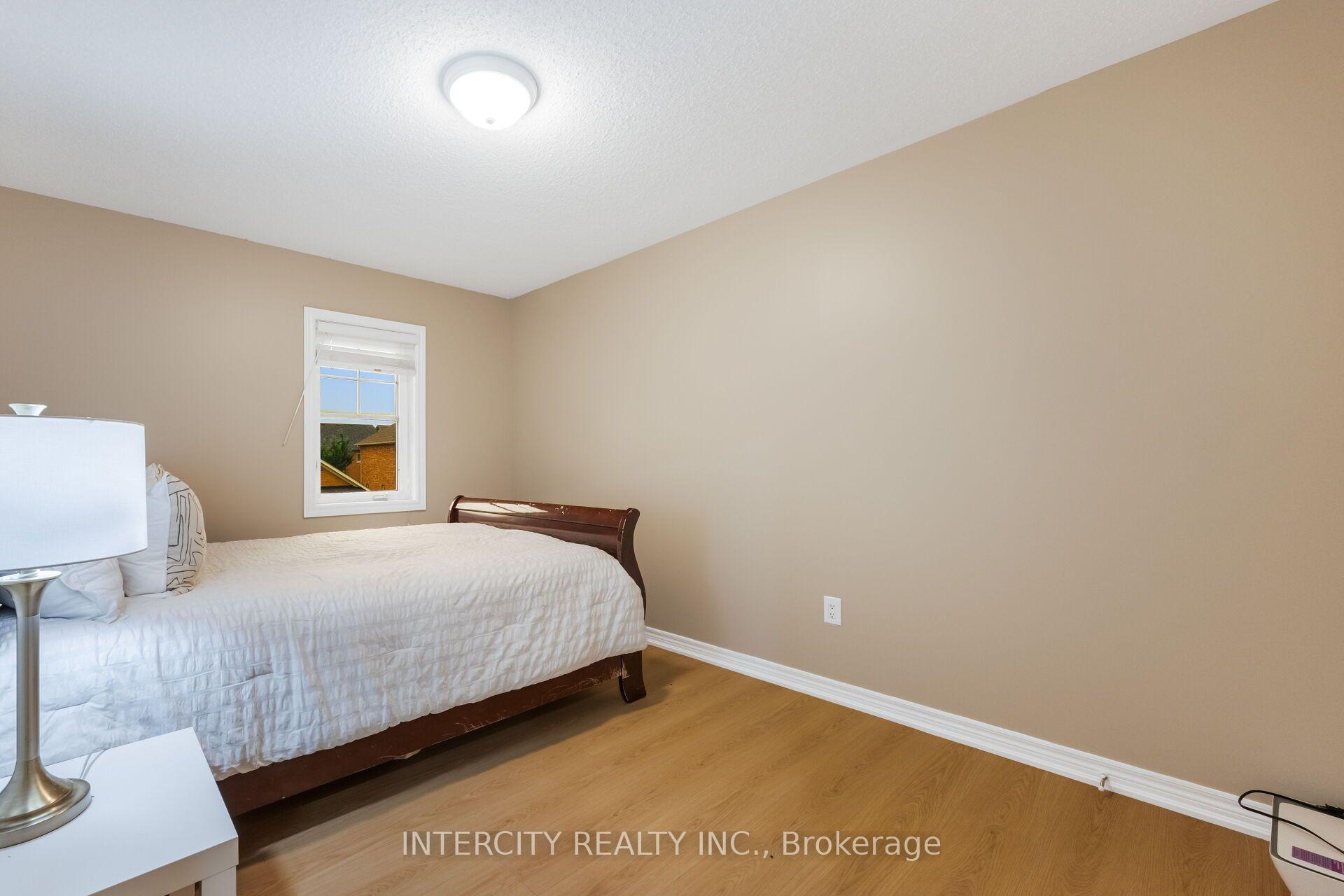 Photo 37 of 162 Holmes Crescent, Milton, Scott — HOMEH