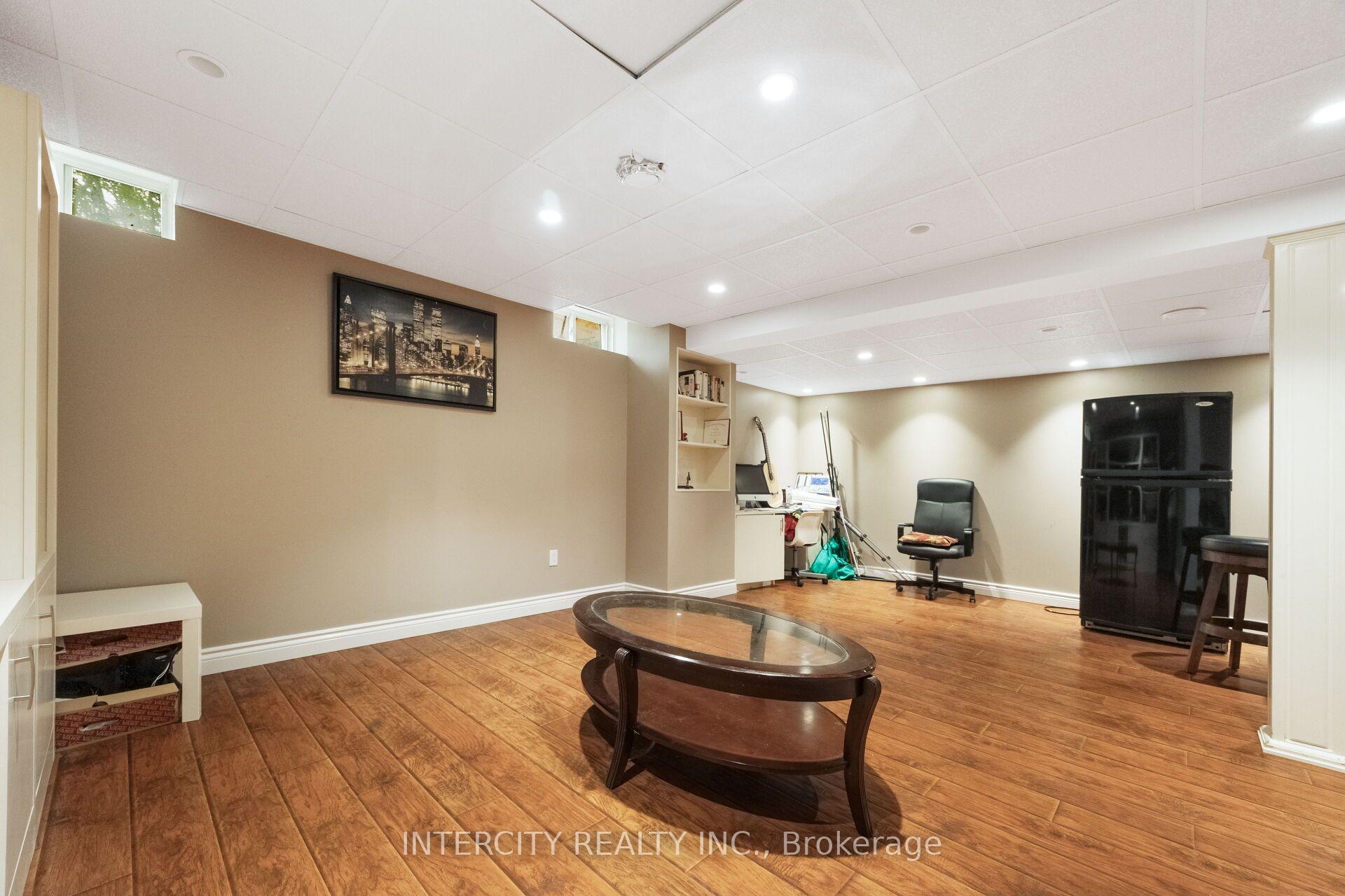 Photo 40 of 162 Holmes Crescent, Milton, Scott — HOMEH