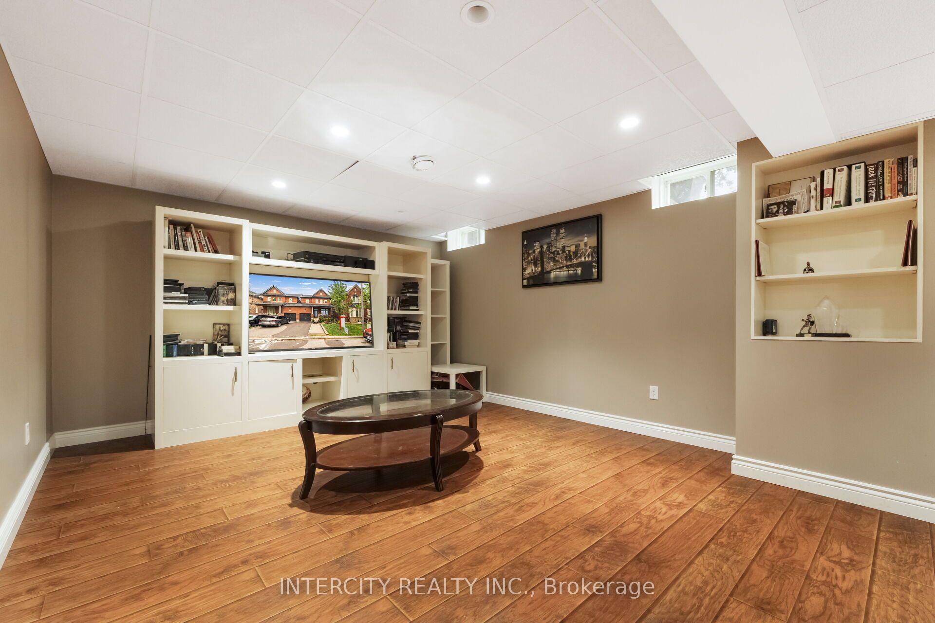 Photo 41 of 162 Holmes Crescent, Milton, Scott — HOMEH