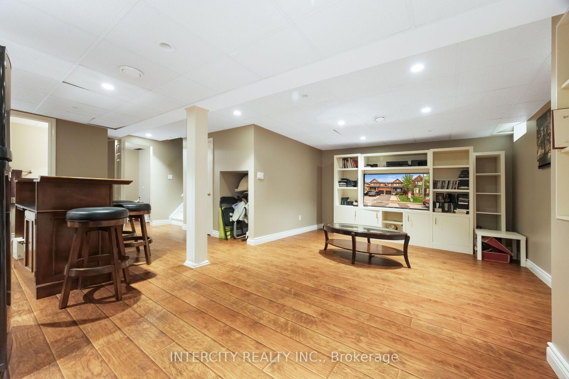 Photo 42 of 162 Holmes Crescent, Milton, Scott — HOMEH