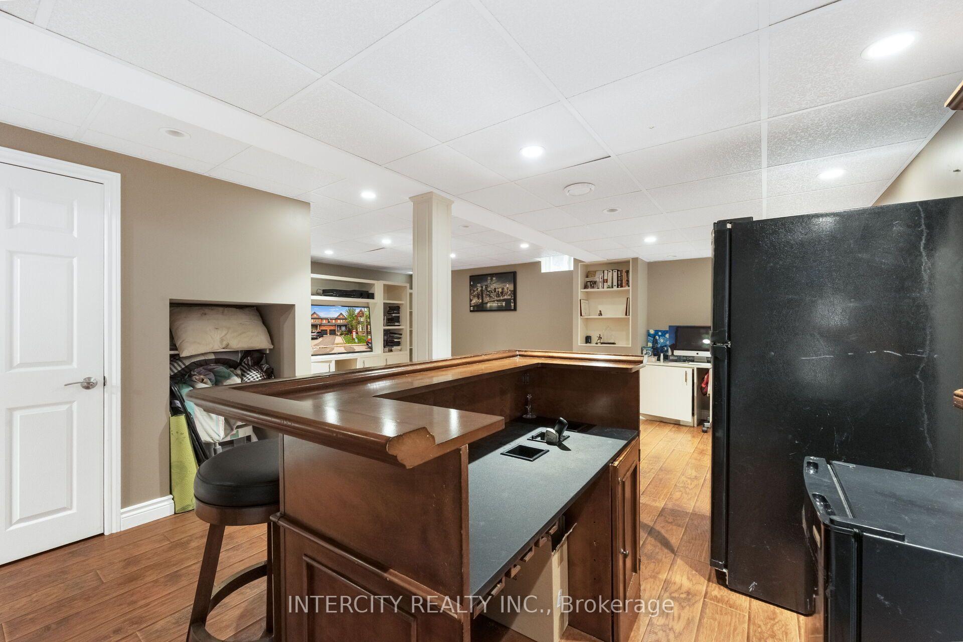 Photo 44 of 162 Holmes Crescent, Milton, Scott — HOMEH