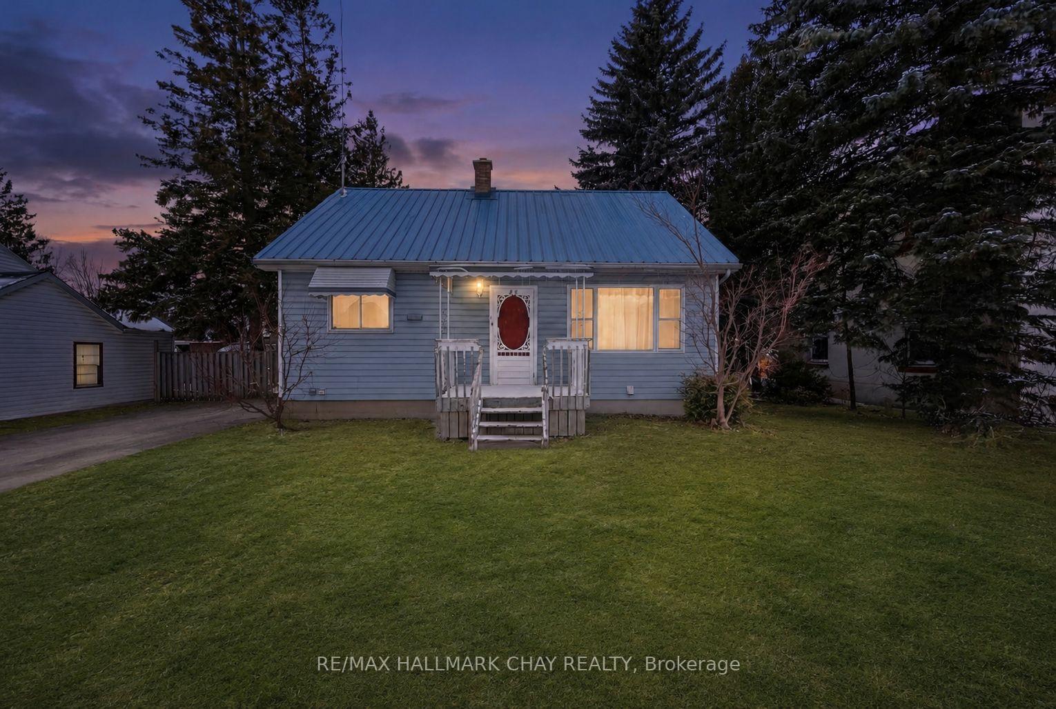 Photo 3 of 415 Main Street N, Wellington North, Mount Forest — HOMEH