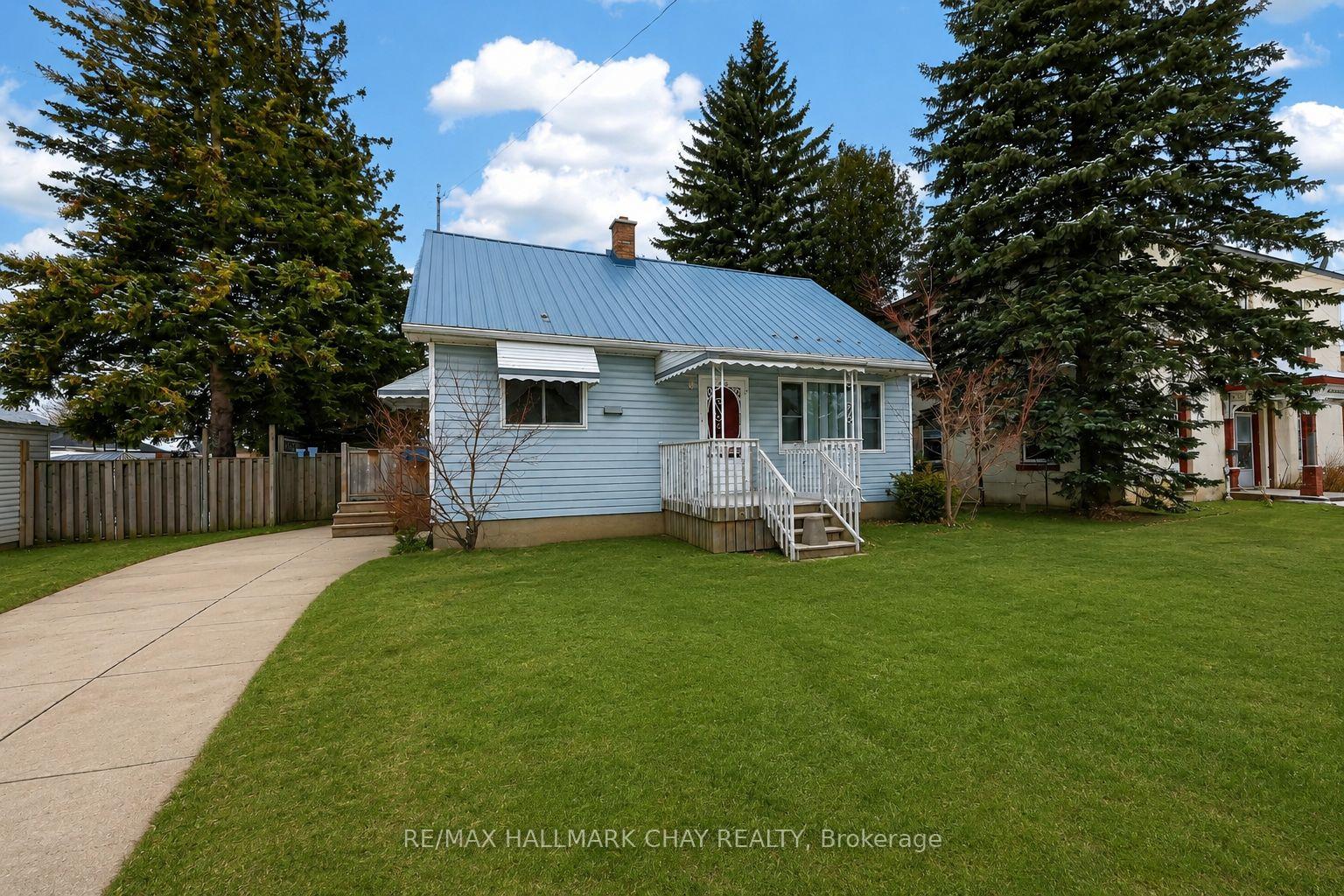 Photo 4 of 415 Main Street N, Wellington North, Mount Forest — HOMEH