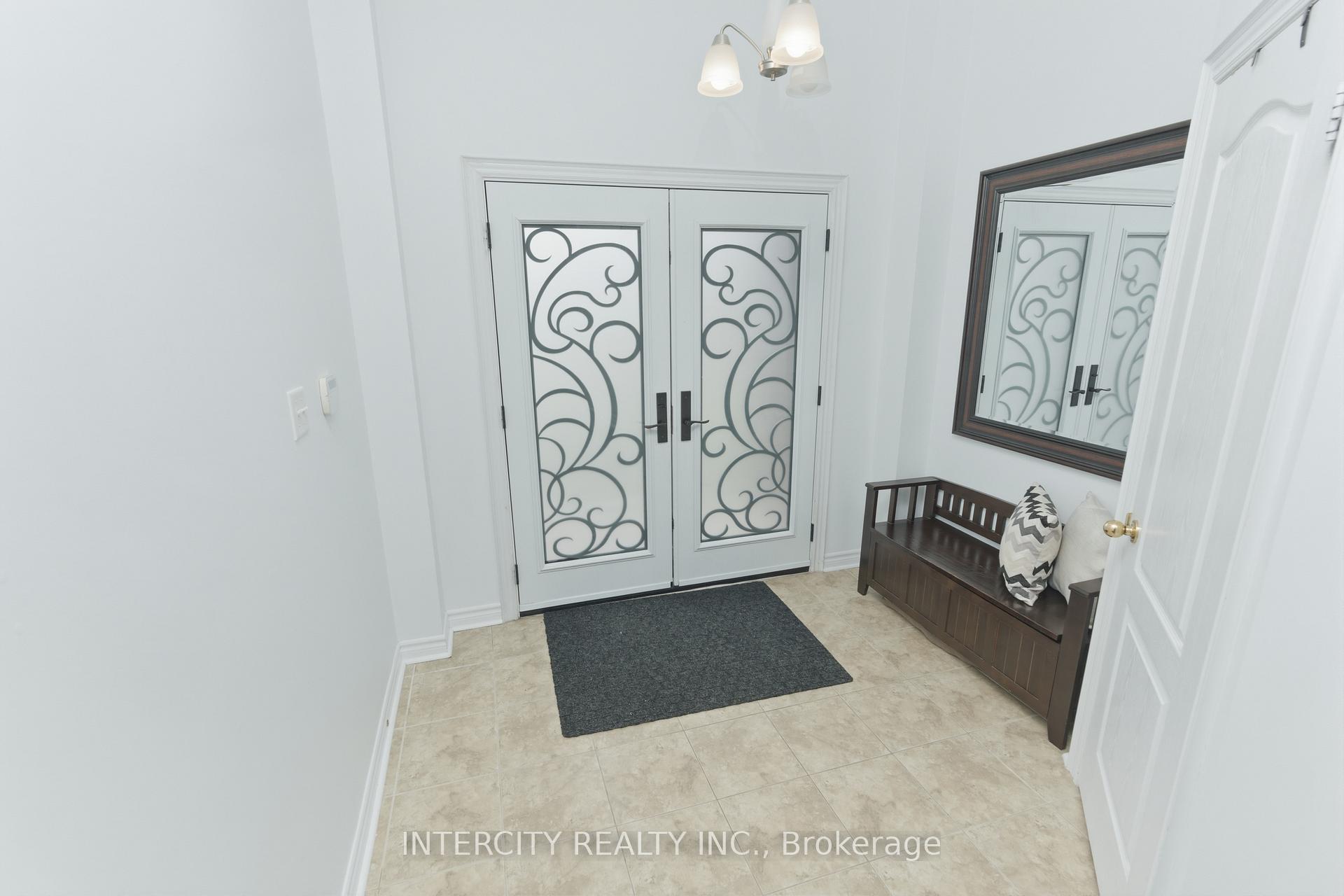 Photo 6 of 111 Fandango Drive, Brampton, Credit Valley — HOMEH