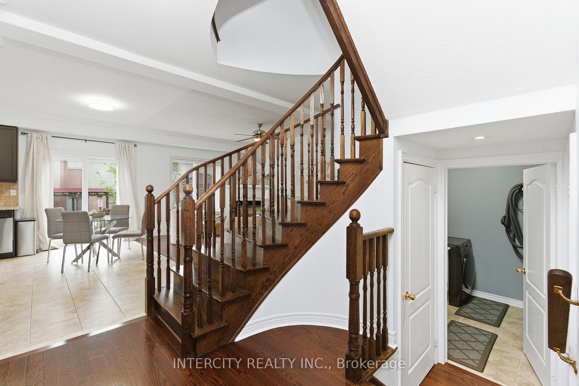 Photo 9 of 111 Fandango Drive, Brampton, Credit Valley — HOMEH