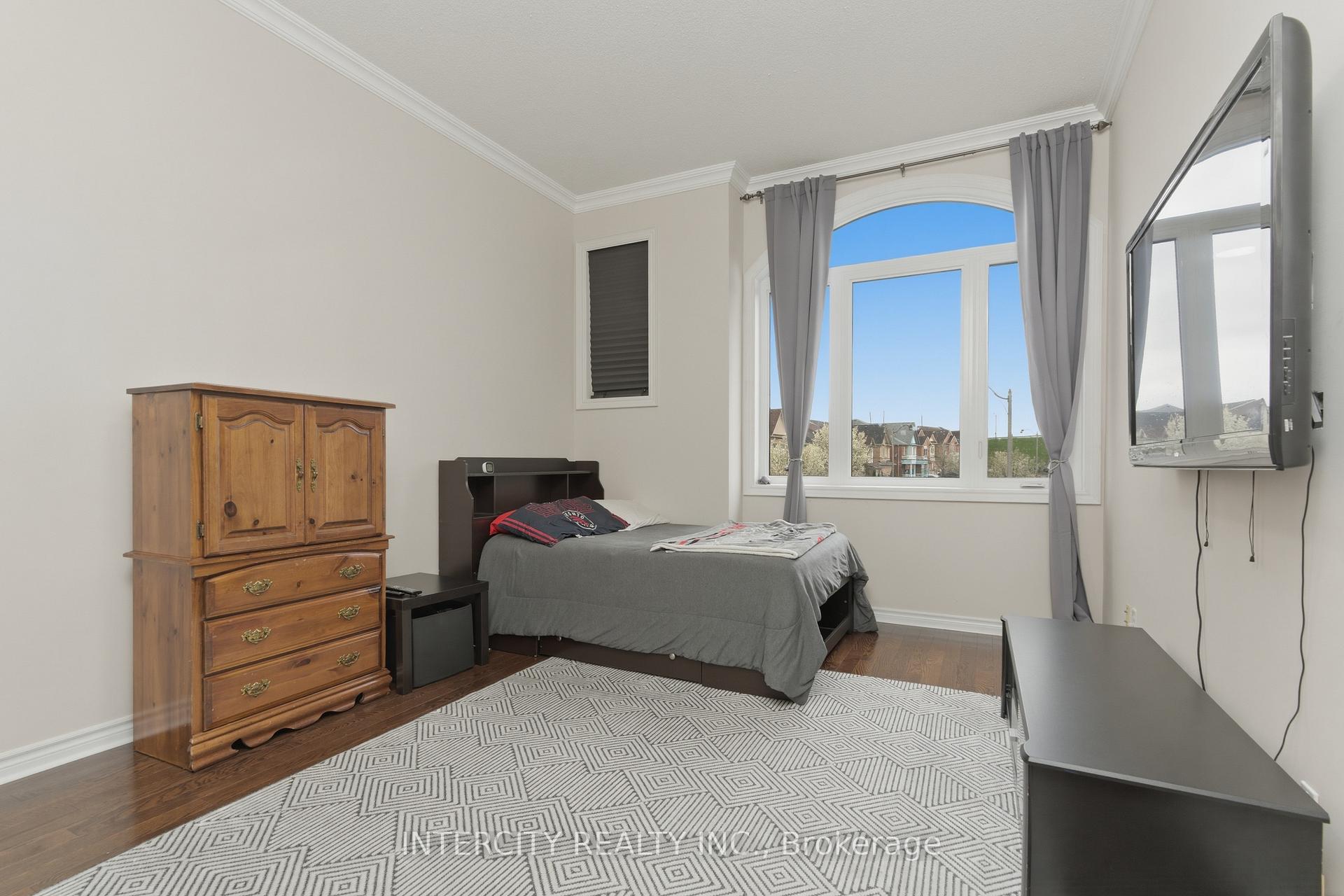 Photo 20 of 111 Fandango Drive, Brampton, Credit Valley — HOMEH