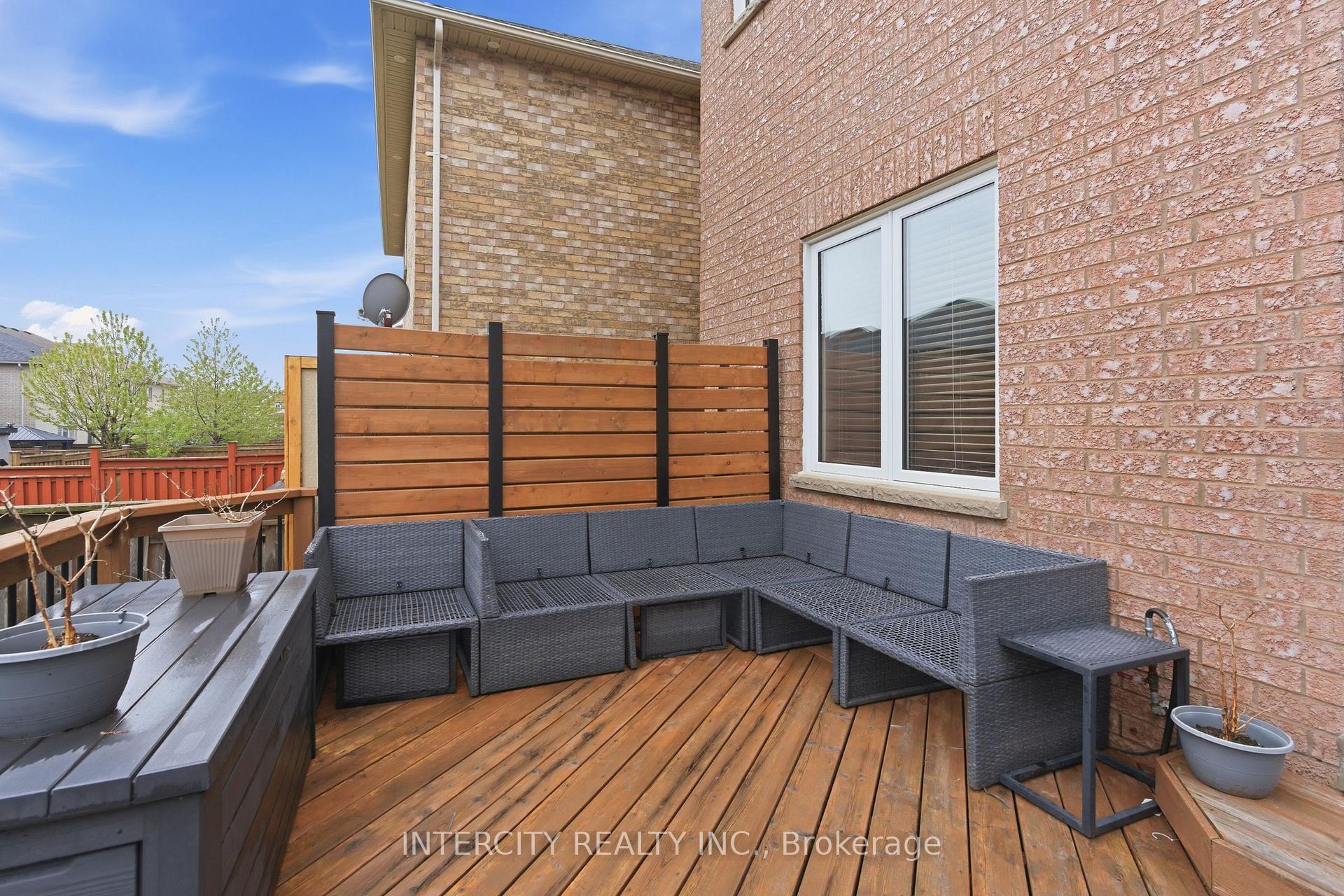 Photo 34 of 111 Fandango Drive, Brampton, Credit Valley — HOMEH
