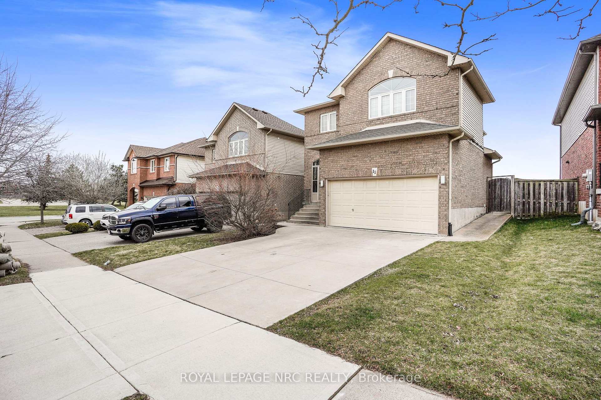 Photo 1 of Unit Basement, 11 Meadow Wood Crescent, Hamilton, Stoney Creek — HOMEH