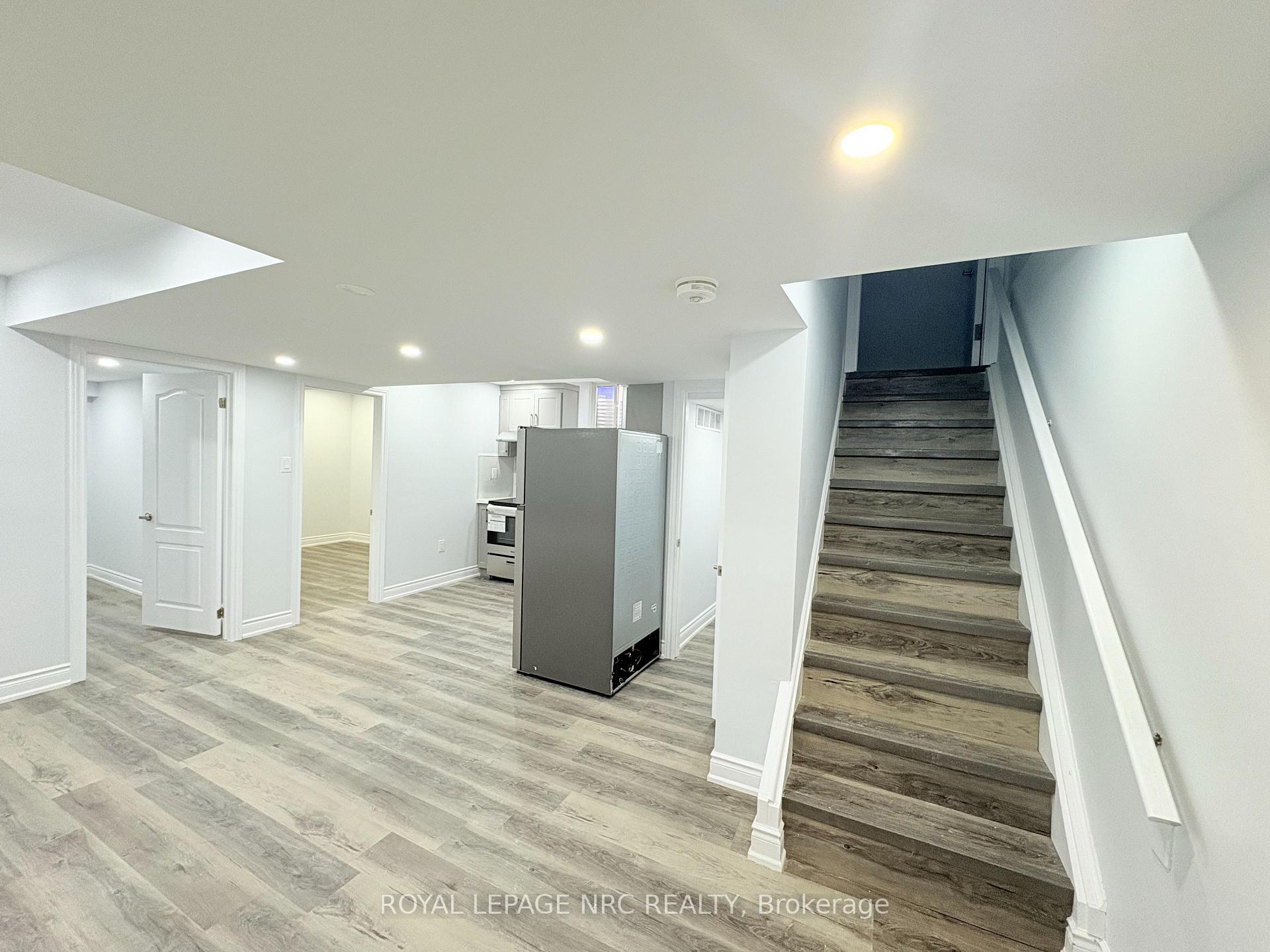 Photo 9 of Unit Basement, 11 Meadow Wood Crescent, Hamilton, Stoney Creek — HOMEH